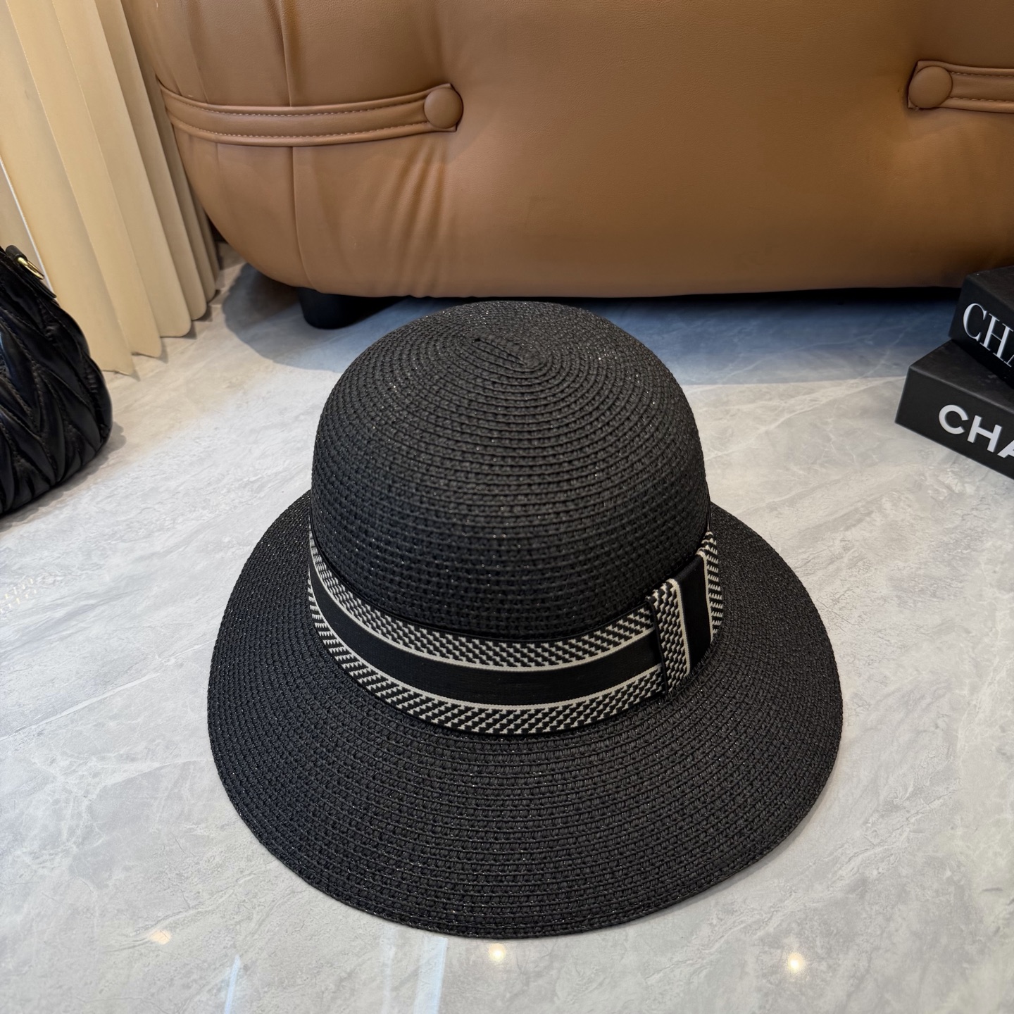Dior 配防尘袋. 【DIOR迪奥】2026新款 织带百搭盆帽草帽，出街日常单品