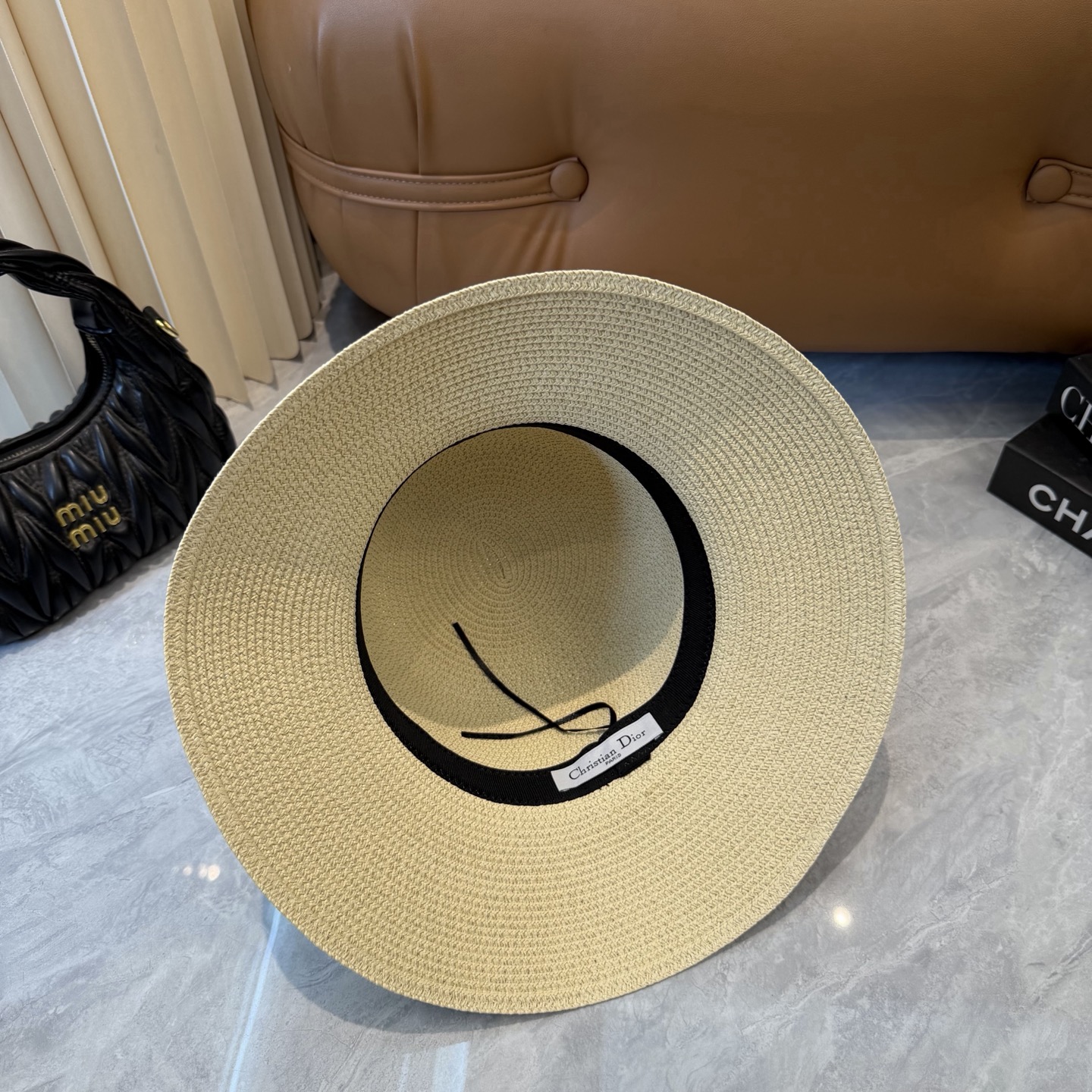 Dior 配防尘袋. 【DIOR迪奥】2026新款 织带百搭盆帽草帽，出街日常单品