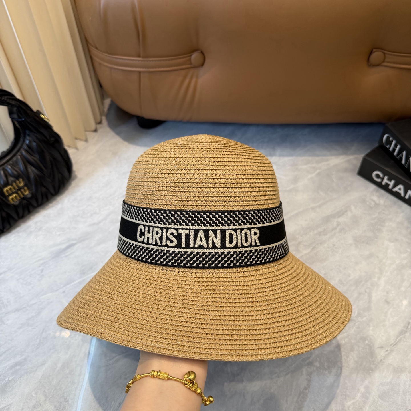 Dior 配防尘袋. 【DIOR迪奥】2026新款 织带百搭盆帽草帽，出街日常单品