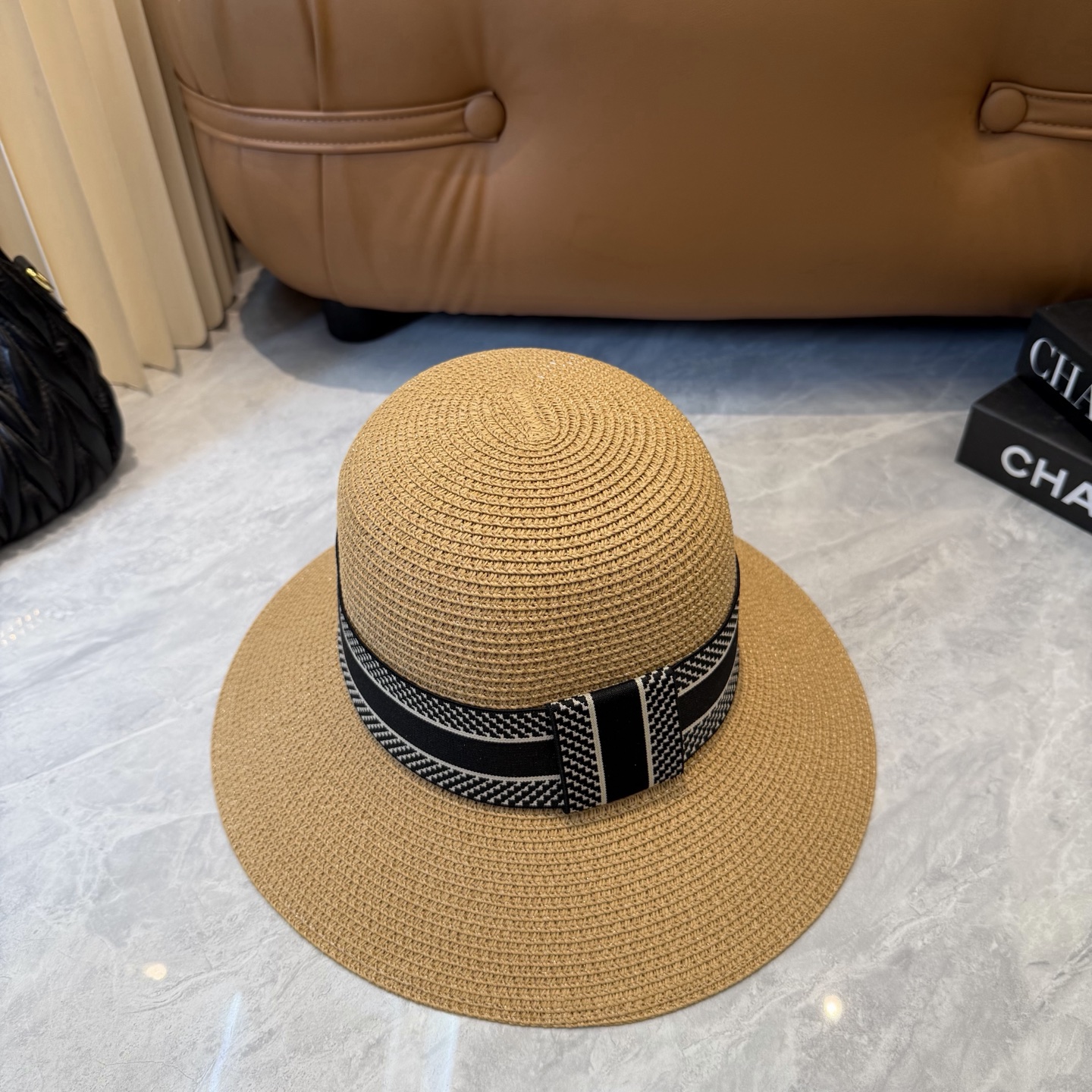 Dior 配防尘袋. 【DIOR迪奥】2026新款 织带百搭盆帽草帽，出街日常单品