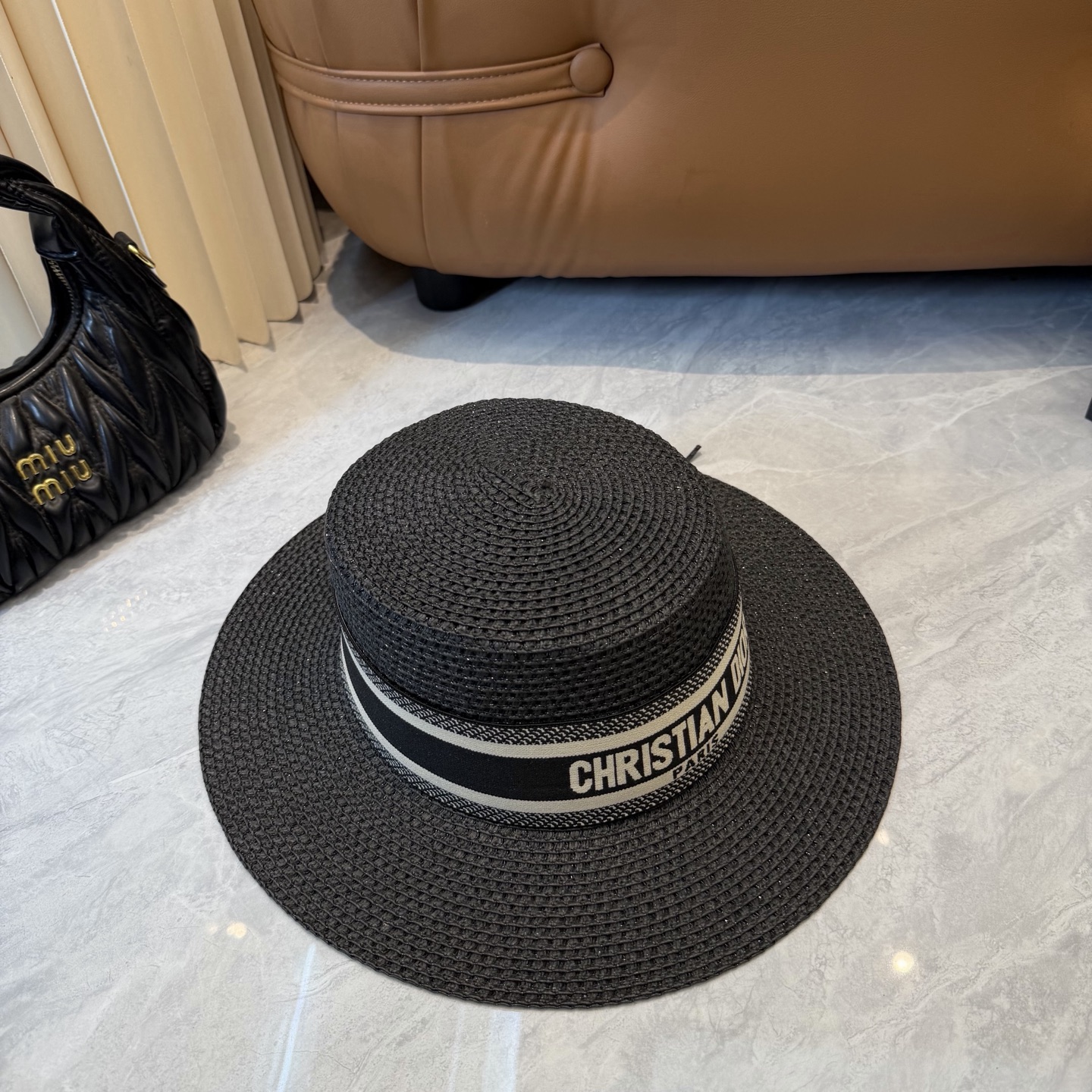 Dior 配防尘袋. 【DIOR迪奥】2026新款 织带百搭平顶草帽，出街日常单品