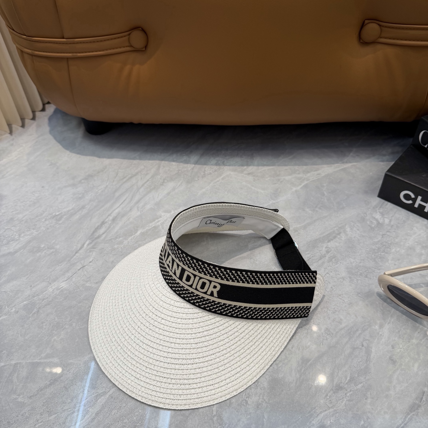 Dior 配防尘袋，迪奥DIOR新款