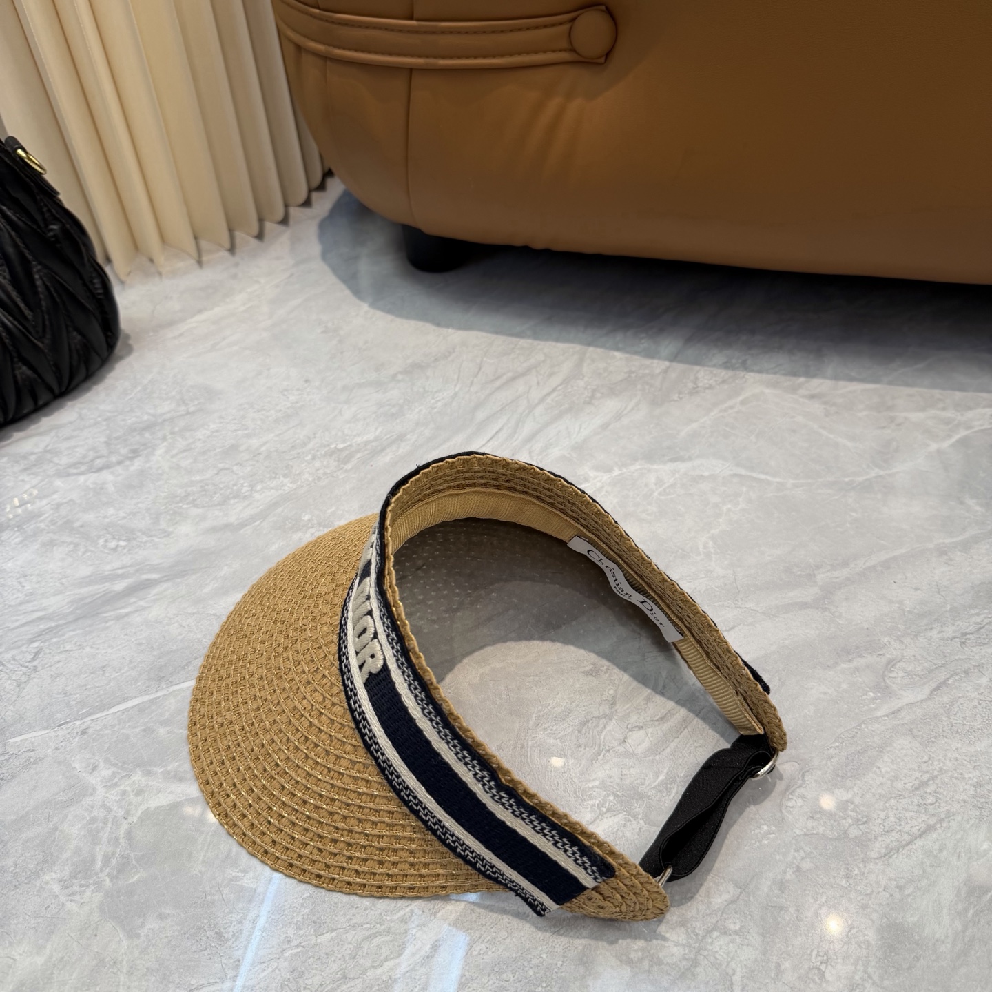 Dior 配防尘袋，迪奥DIOR新款