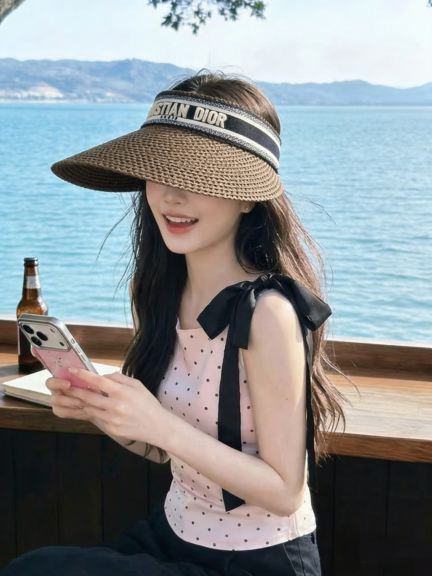 NO:765215,Comes with dust bag, Dior DIOR's new empty top hat, a must-have item in summer, because it is so easy to match, and it is really super artistic when paired with a cool summer style ~ Just wear a little white skirt and you can attract the attention ~ Hats, straw hats, fisherman hats, baseball caps, hats, dior, dior, espadrilles, skirts, hats19860909配防尘袋,迪奥DIOR新款 空顶帽,夏天必备单品,因为真的太好搭,夏天搭配清凉夏日风情真的超级文艺范～随便一身小白裙就可以吸引大片目光～帽子草帽渔夫帽棒球帽,帽子,dior,dior,espadrilles,skirts,hats,hat
