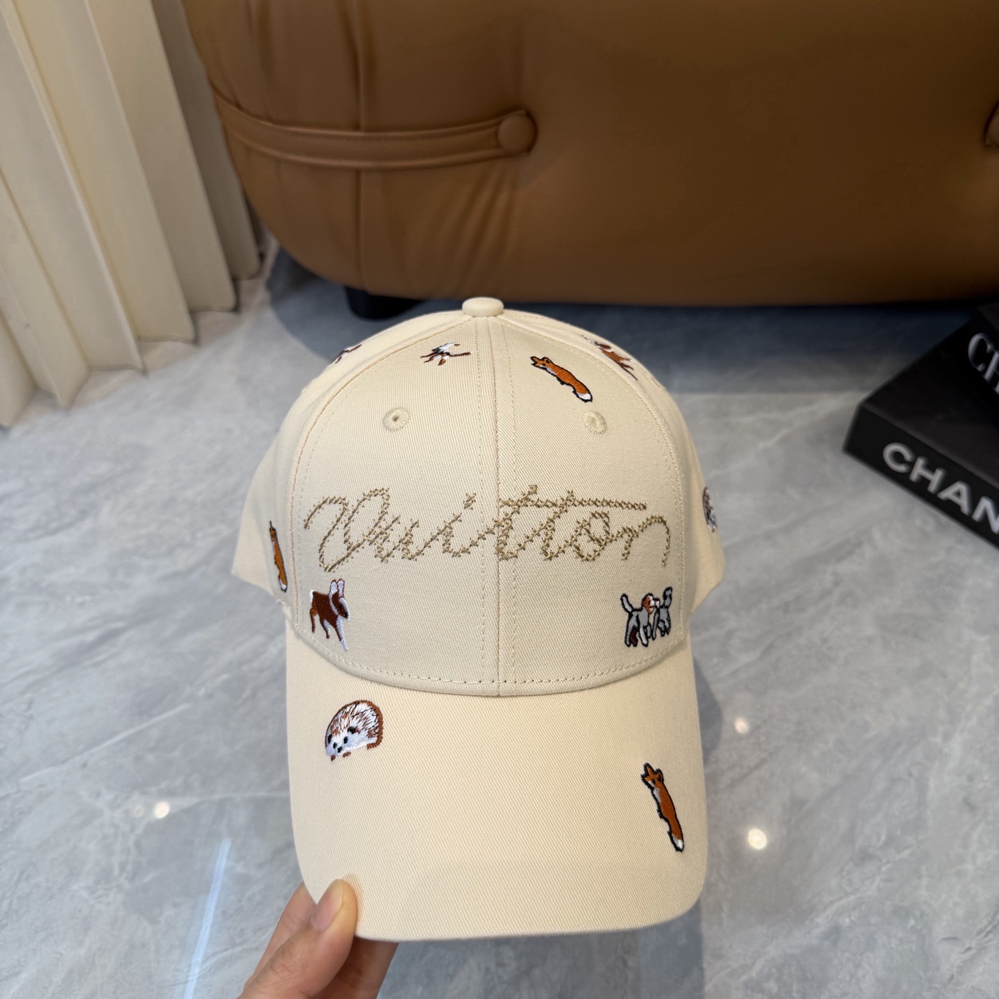 Louis Vuitton 官网高版 ，刺绣棒球帽，非常 的 ，流行的 美，四季可用，出门 ，非常显脸小