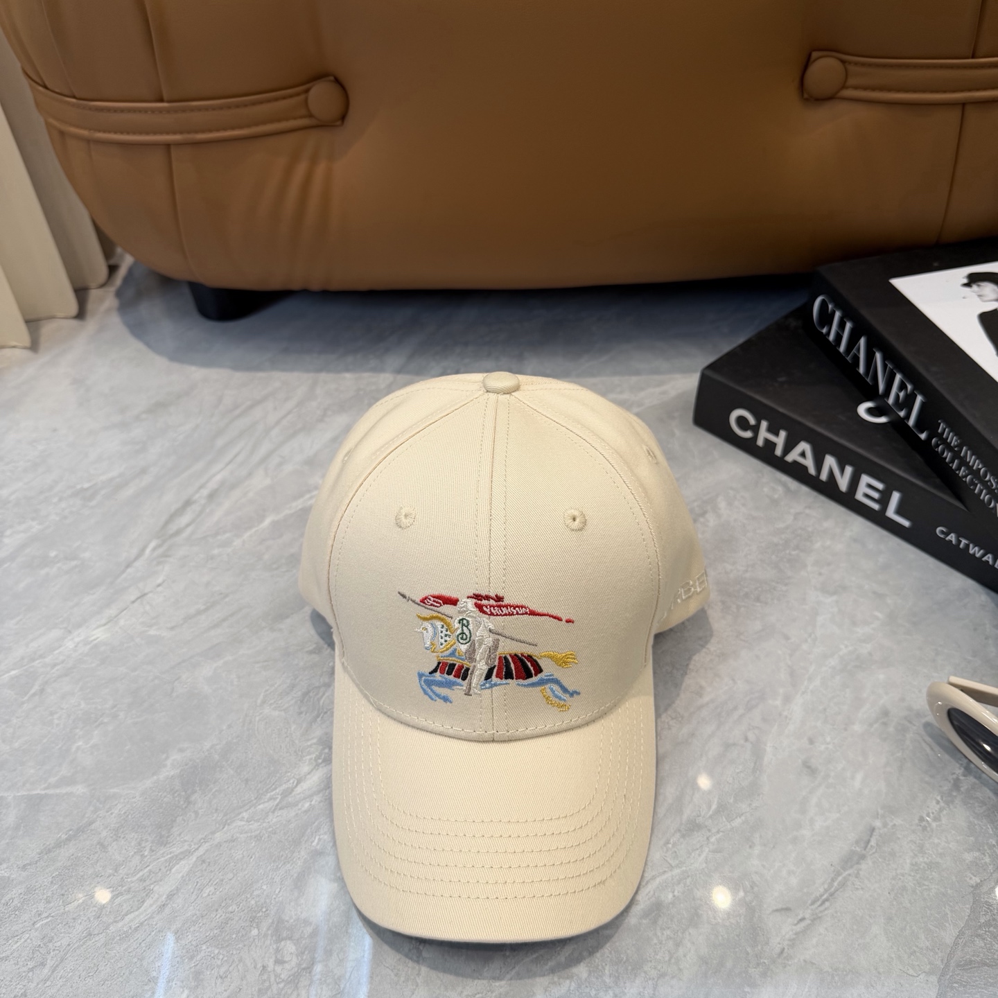 Burberry 巴宝莉BURBERRY 新款刺绣棒球帽 韩版新款英伦风定制款1:1 男女通用棒球帽 提花美邦工艺地质面料 高版品质质量