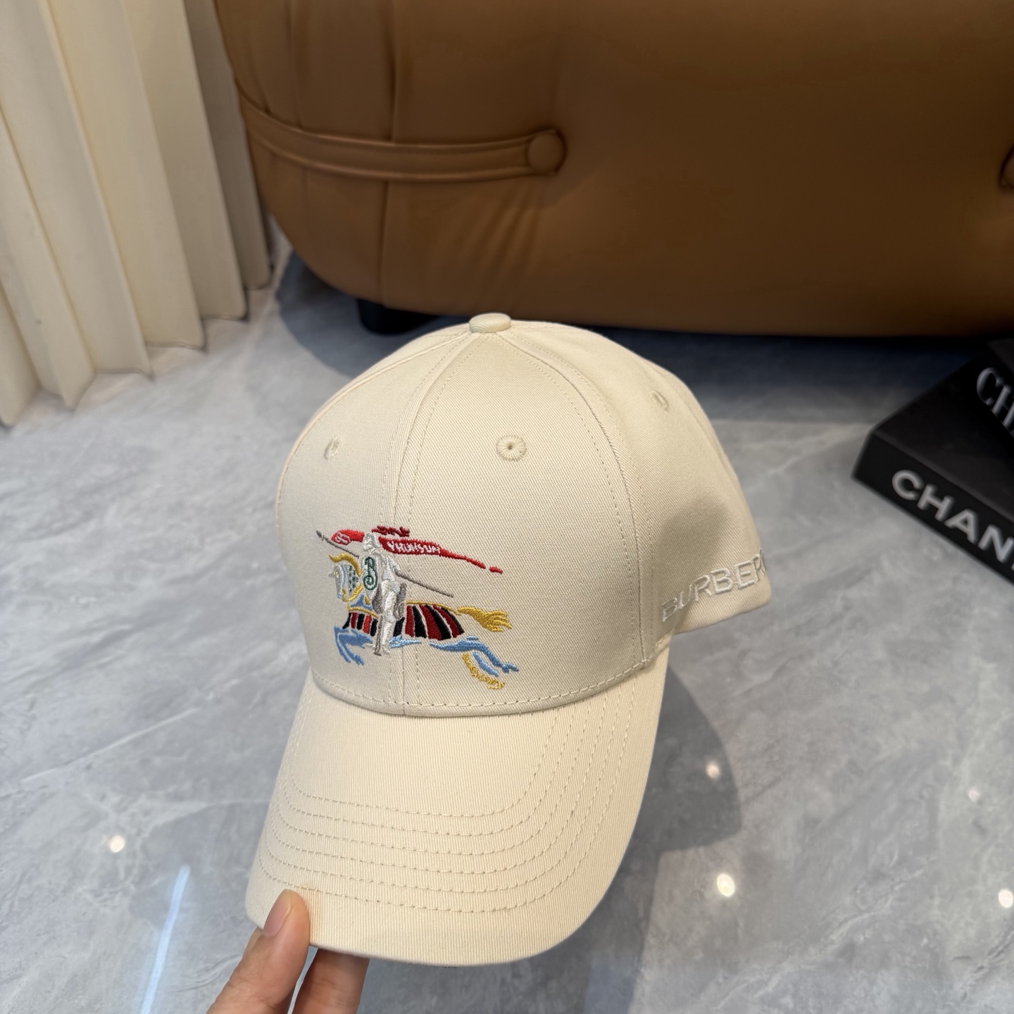 Burberry 巴宝莉BURBERRY 新款刺绣棒球帽 韩版新款英伦风定制款1:1 男女通用棒球帽 提花美邦工艺地质面料 高版品质质量