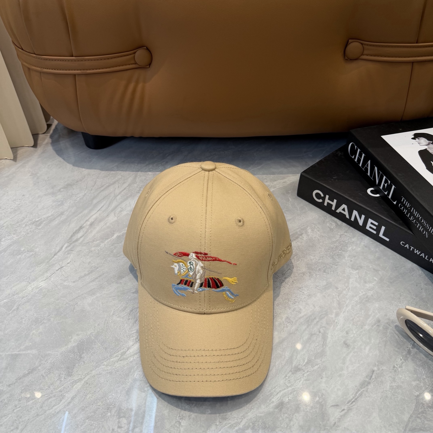 Burberry 巴宝莉BURBERRY 新款刺绣棒球帽 韩版新款英伦风定制款1:1 男女通用棒球帽 提花美邦工艺地质面料 高版品质质量