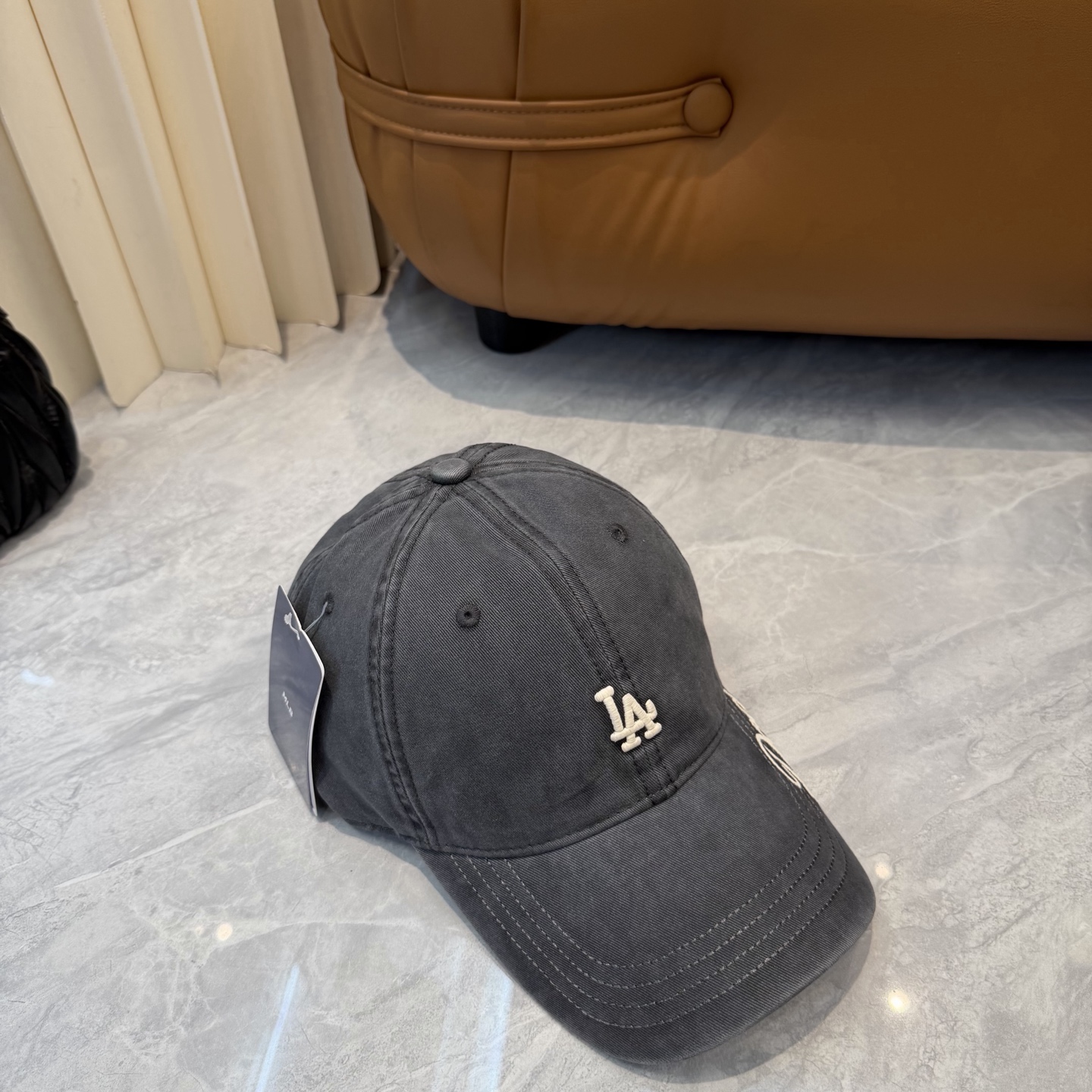 韩国正品MLB棒球帽。NY最新最火的帽子就在这👏👏最新款棒球帽刺绣男女情侣款鸭舌帽❗最新款 ，爆炸款全线