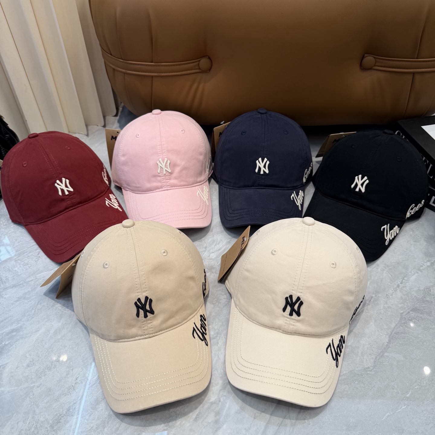 韩国正品MLB棒球帽。NY最新最火的帽子就在这👏👏最新款棒球帽刺绣男女情侣款鸭舌帽❗最新款 ，爆炸款全线
