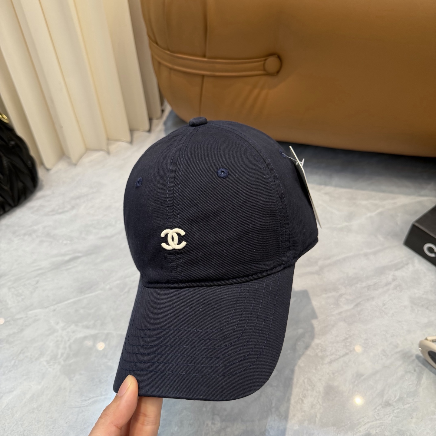 CHANEL香奈儿】新款简约刺绣logo棒球帽，新款出货，大牌款超好搭配，赶紧入手！
