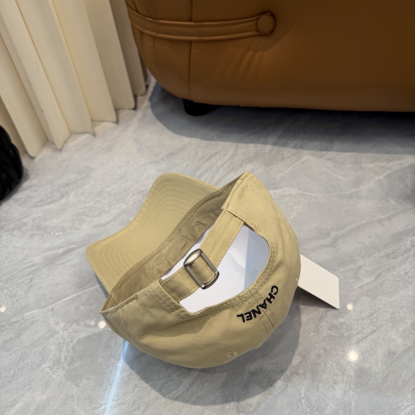 CHANEL香奈儿】新款简约刺绣logo棒球帽，新款出货，大牌款超好搭配，赶紧入手！