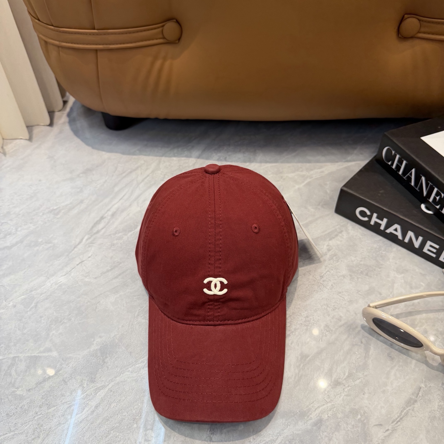 CHANEL香奈儿】新款简约刺绣logo棒球帽，新款出货，大牌款超好搭配，赶紧入手！