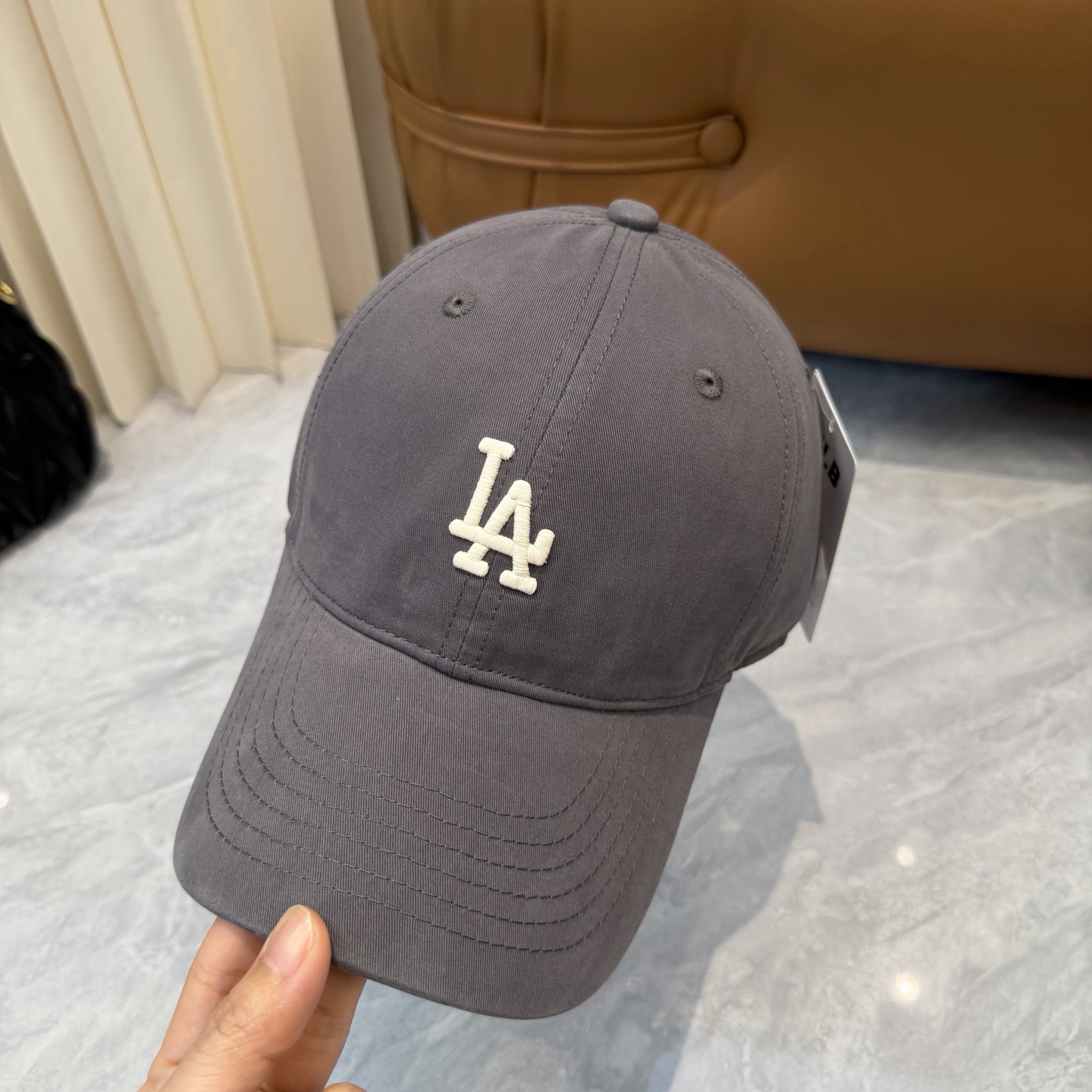 韩国正品MLB棒球帽。NY最新最火的帽子就在这👏👏最新款棒球帽刺绣男女情侣款鸭舌帽❗最新款 ，爆炸款全线