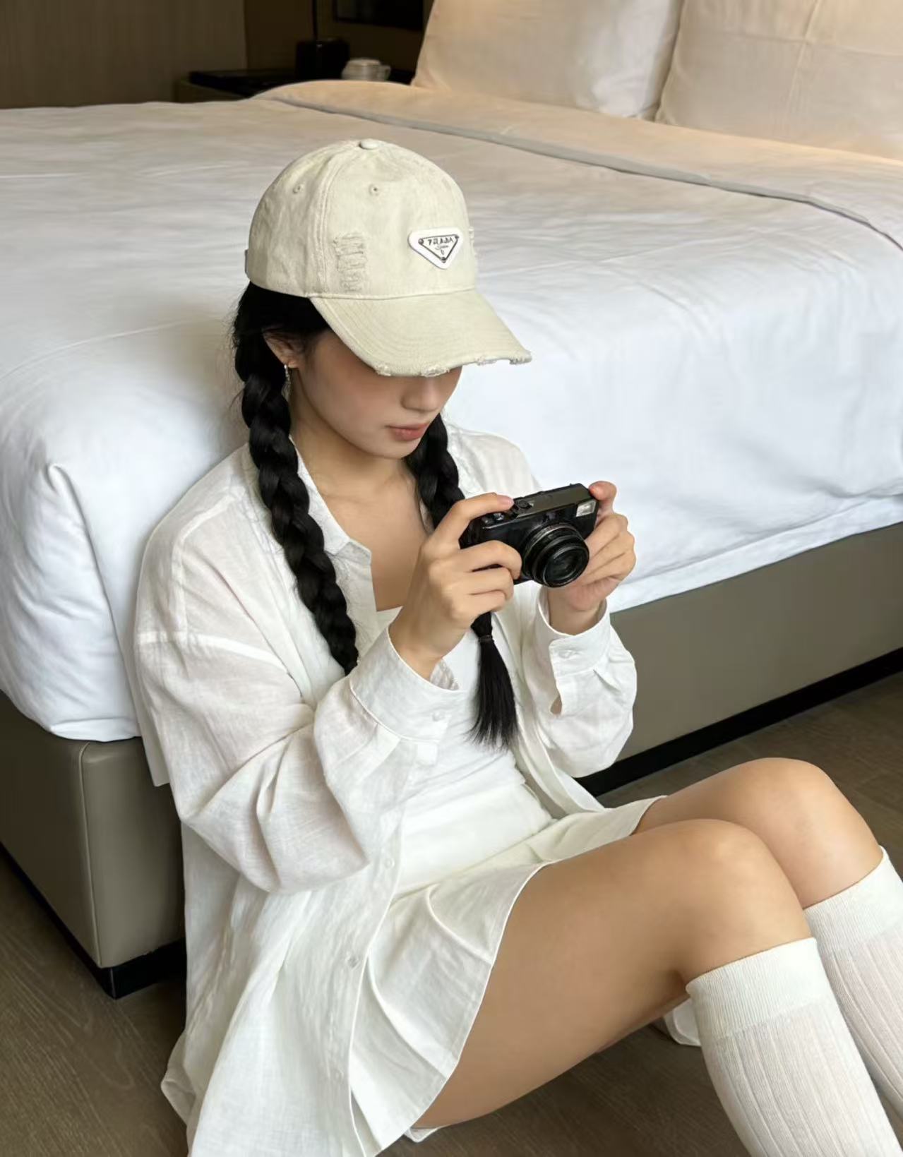Prada 普拉达 ，高品质透气性巨佳，四季佩戴款