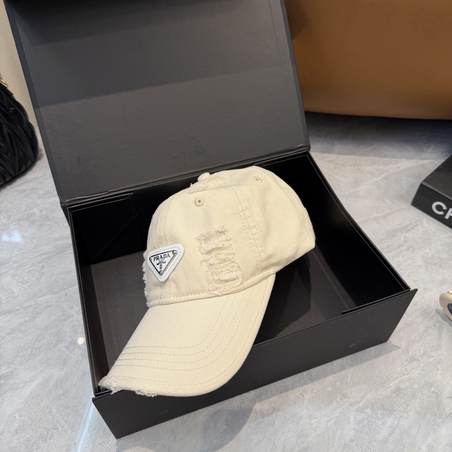普拉达 Prada🆕新款个性棒球帽，高品质透气性巨佳，四季佩戴款高颜值时尚单品！男女同款