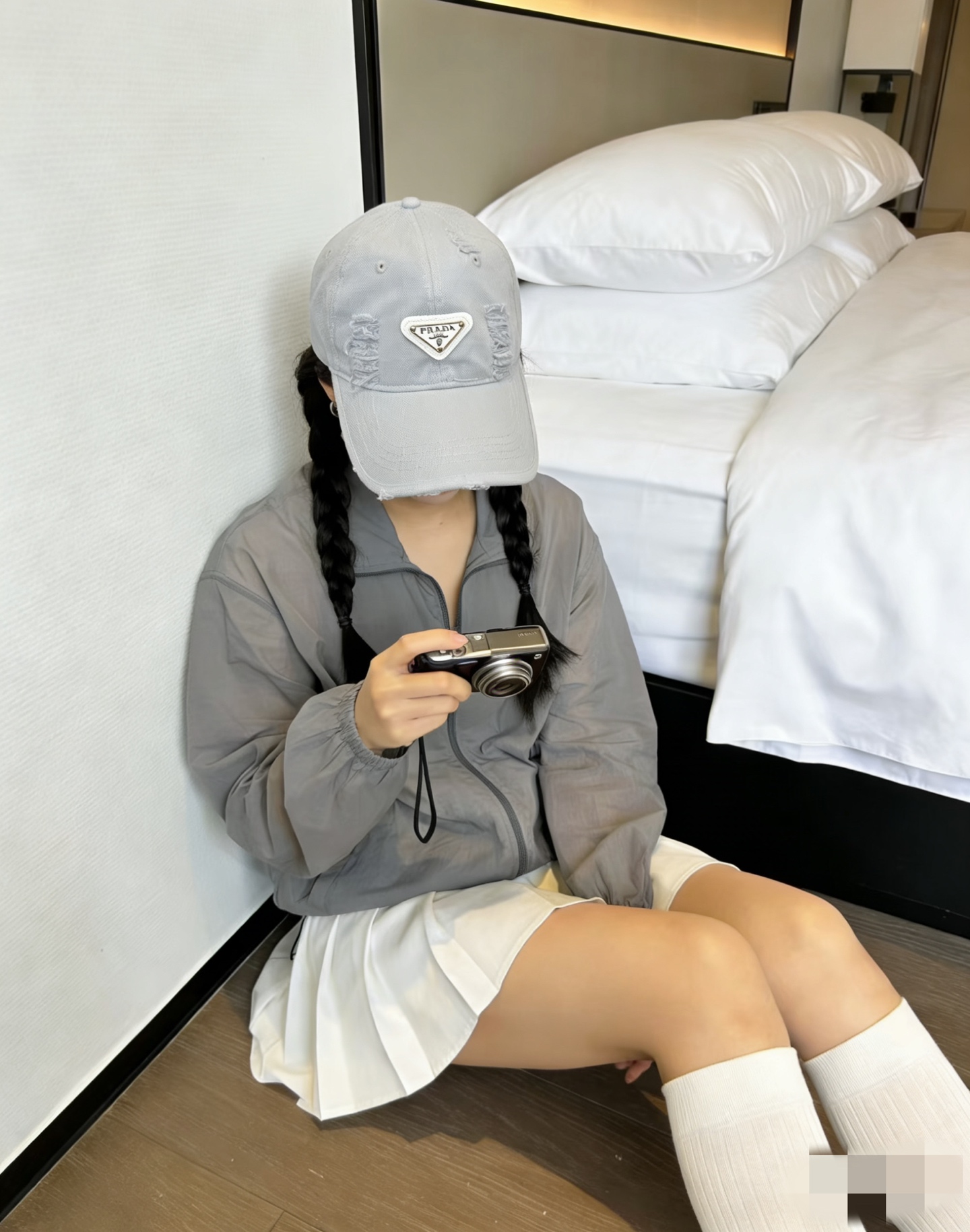 Prada 普拉达 ，高品质透气性巨佳，四季佩戴款