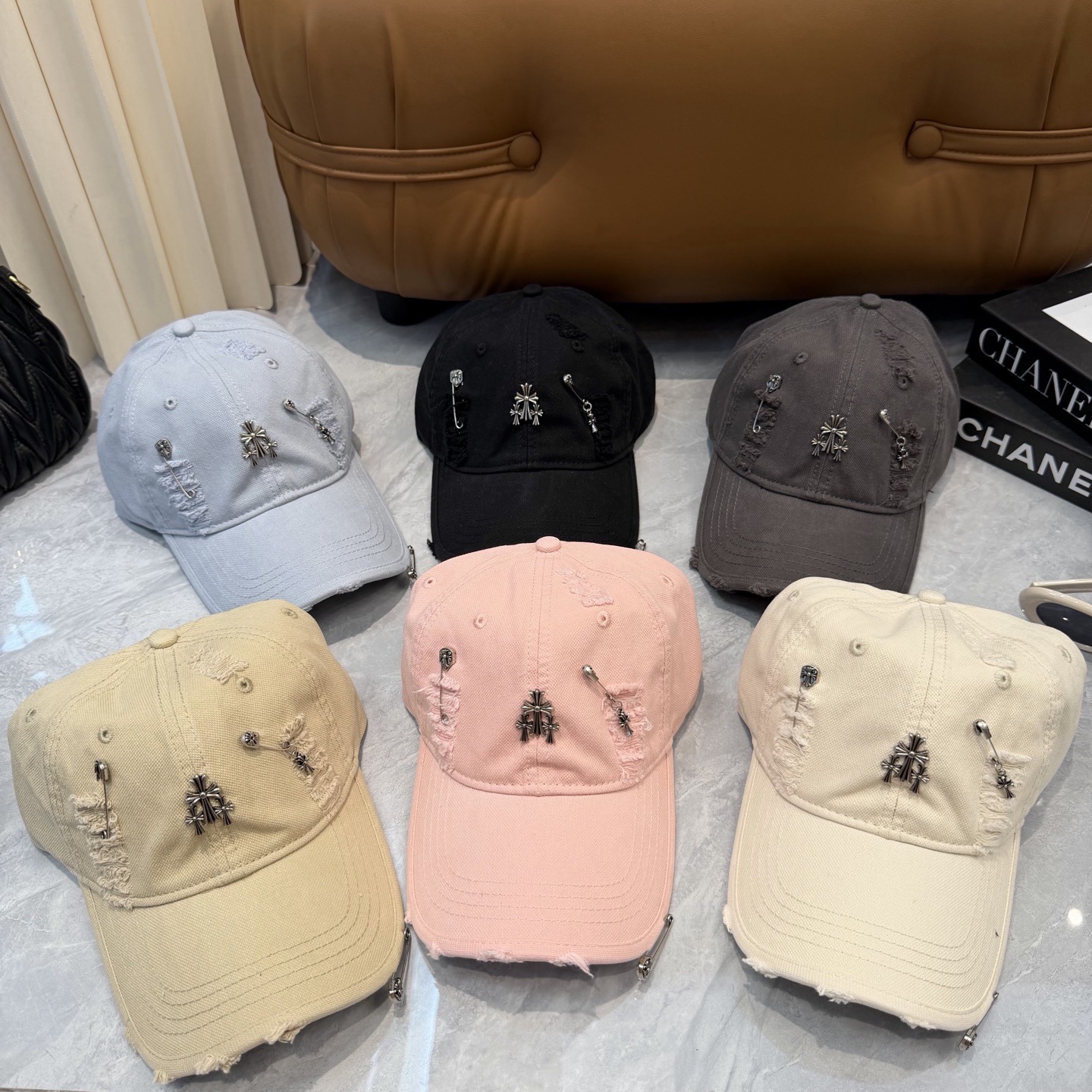 克罗心 🆕🆕新款棒球帽，个性时尚经典十字架标志，休闲带点酷酷的感觉，中性款男女同款！超好搭！头围:56-