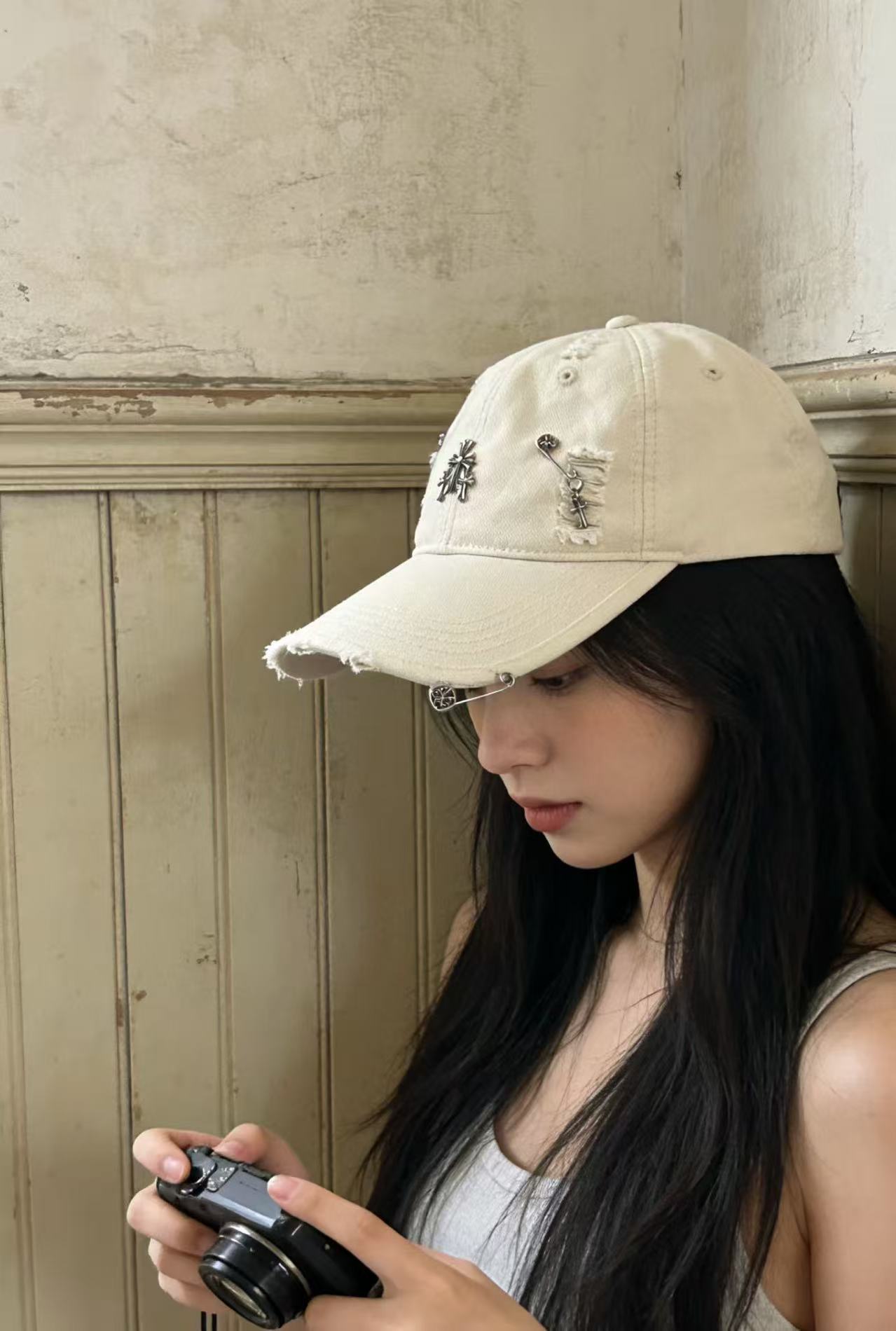 Chrome Hearts 克罗心 ，个性 十字架标志，休闲带点酷酷的感觉，中性款