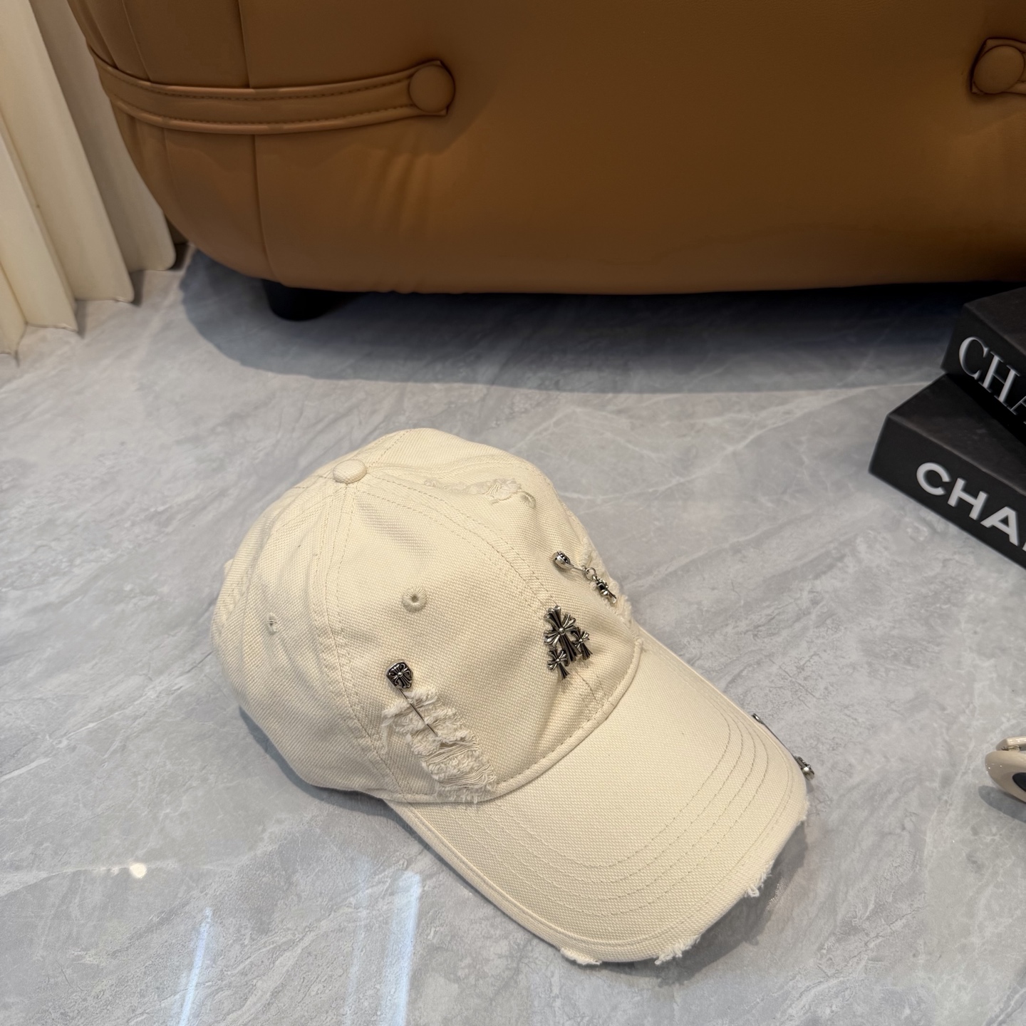 克罗心 🆕🆕新款棒球帽，个性时尚经典十字架标志，休闲带点酷酷的感觉，中性款男女同款！超好搭！头围:56-