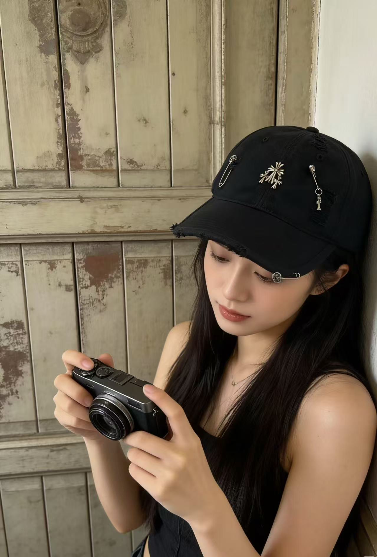Chrome Hearts 克罗心 ，个性 十字架标志，休闲带点酷酷的感觉，中性款