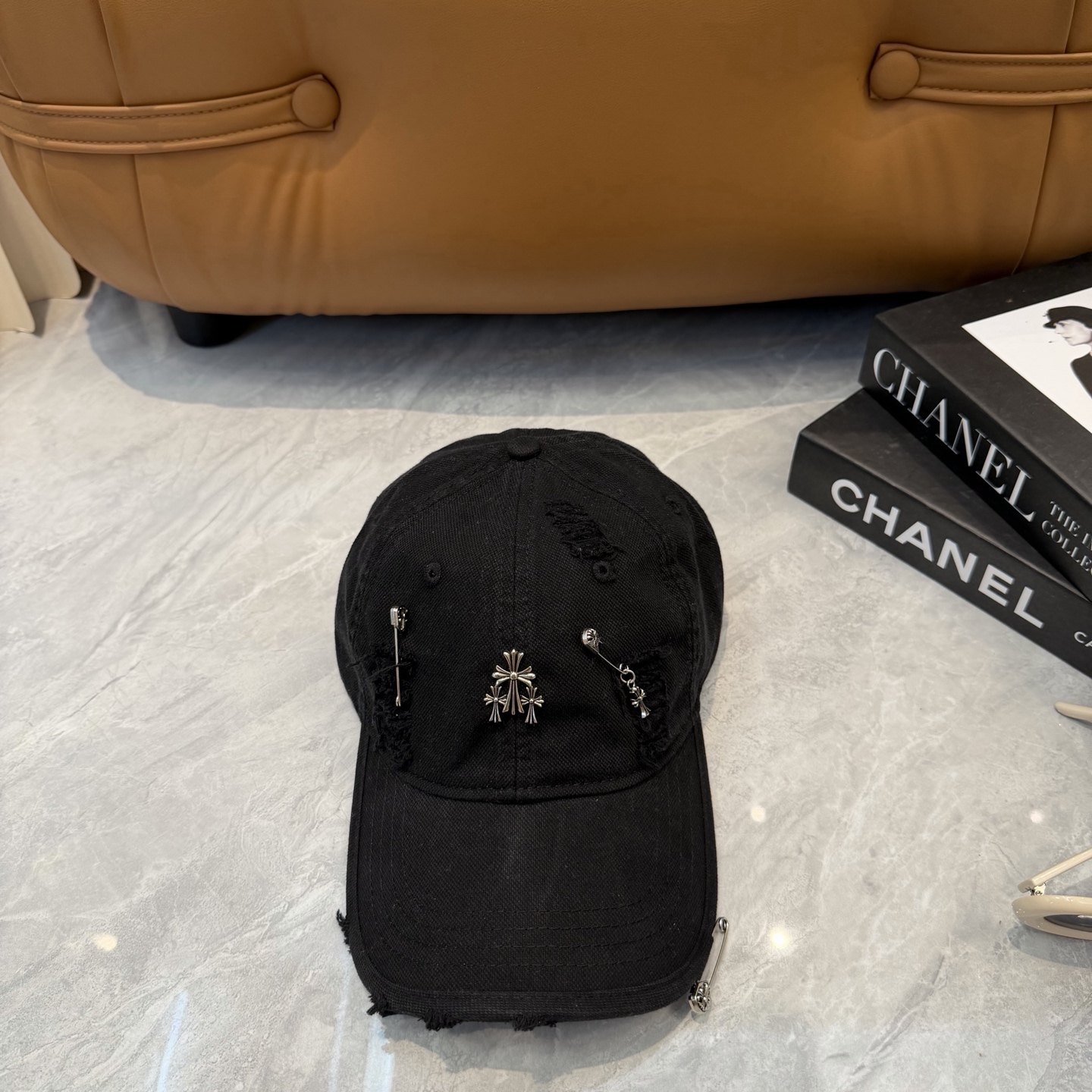 克罗心 🆕🆕新款棒球帽，个性时尚经典十字架标志，休闲带点酷酷的感觉，中性款男女同款！超好搭！头围:56-