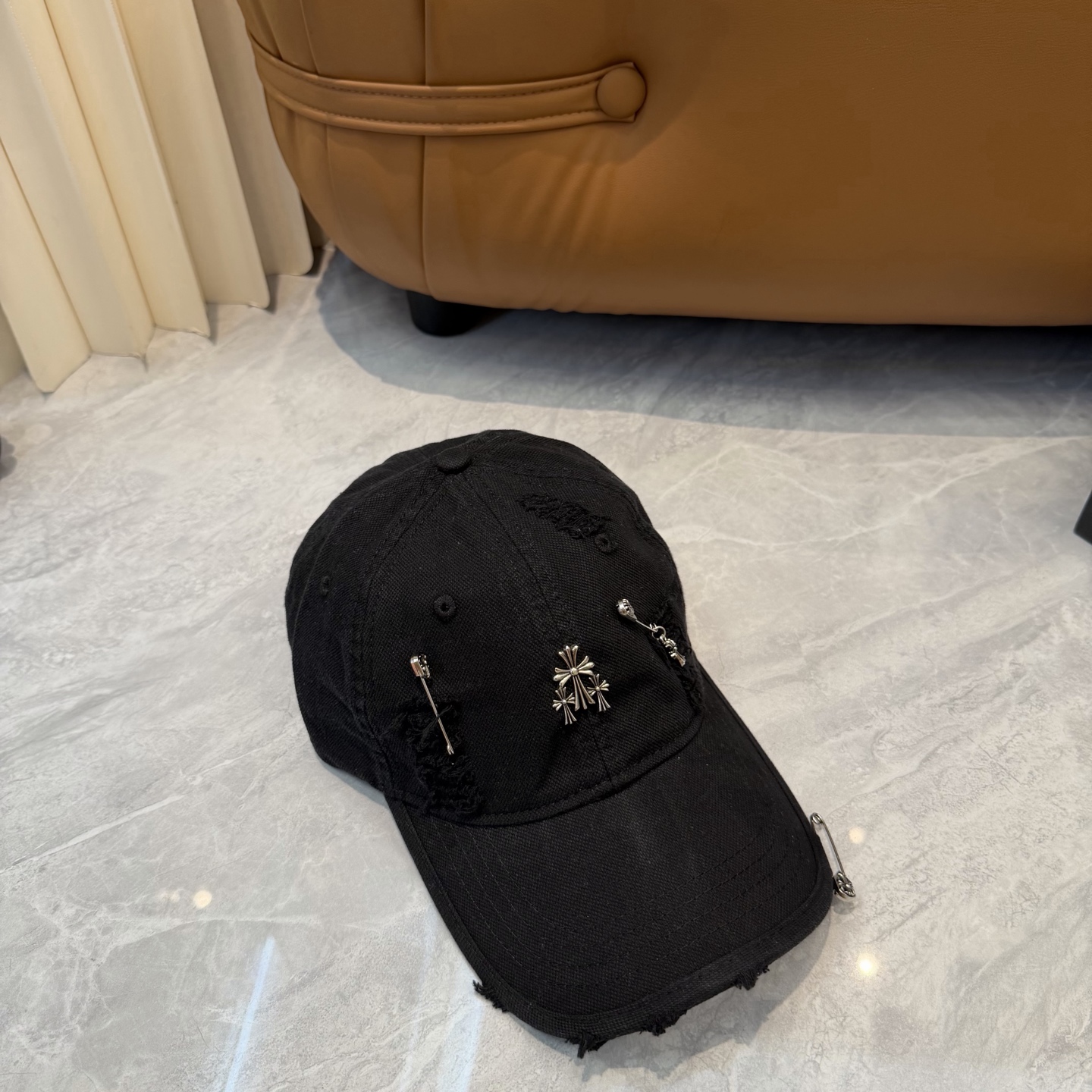 克罗心 🆕🆕新款棒球帽，个性时尚经典十字架标志，休闲带点酷酷的感觉，中性款男女同款！超好搭！头围:56-