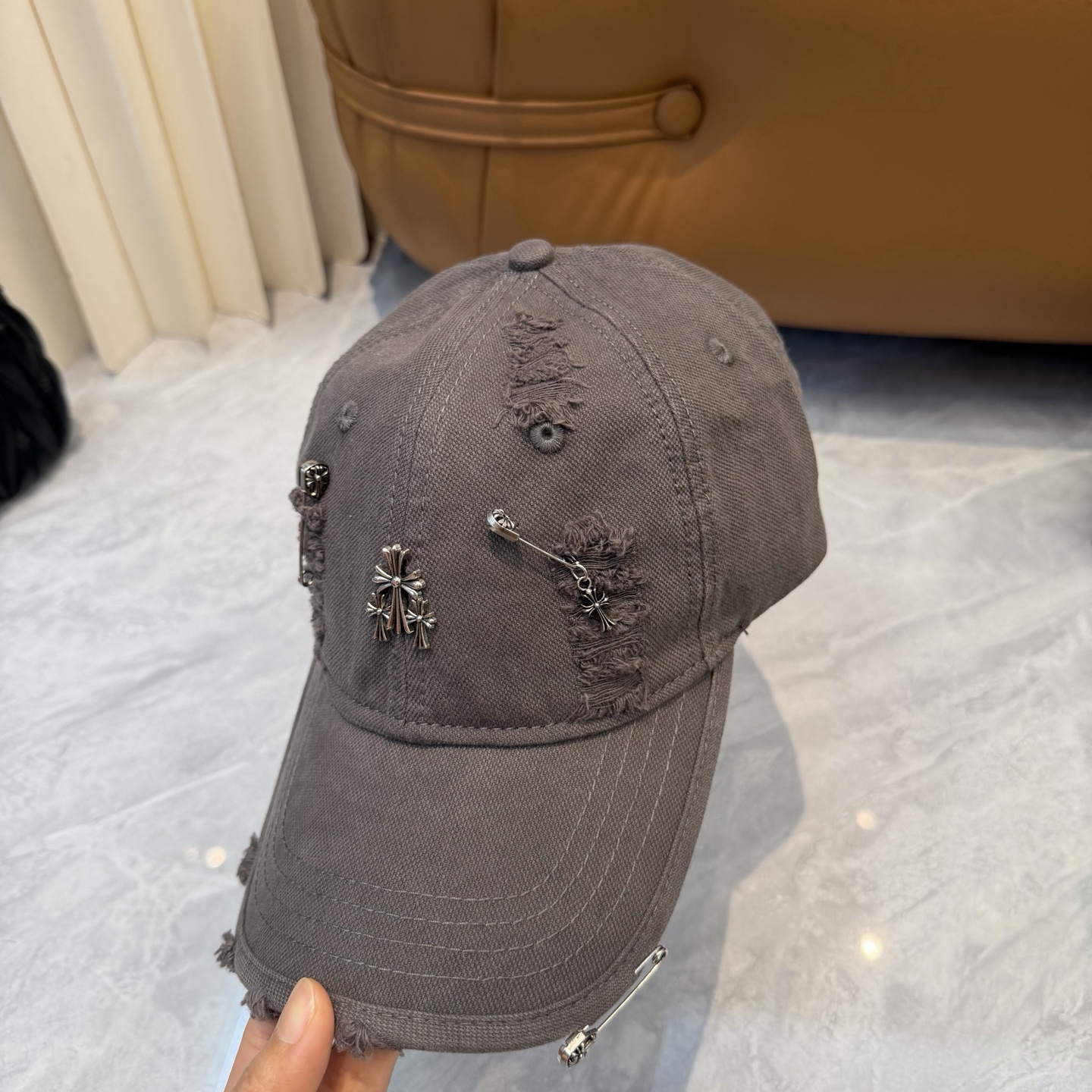 Chrome Hearts 克罗心 ，个性 十字架标志，休闲带点酷酷的感觉，中性款