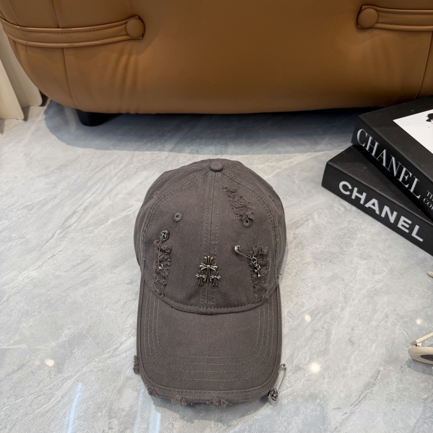 克罗心 🆕🆕新款棒球帽，个性时尚经典十字架标志，休闲带点酷酷的感觉，中性款男女同款！超好搭！头围:56-