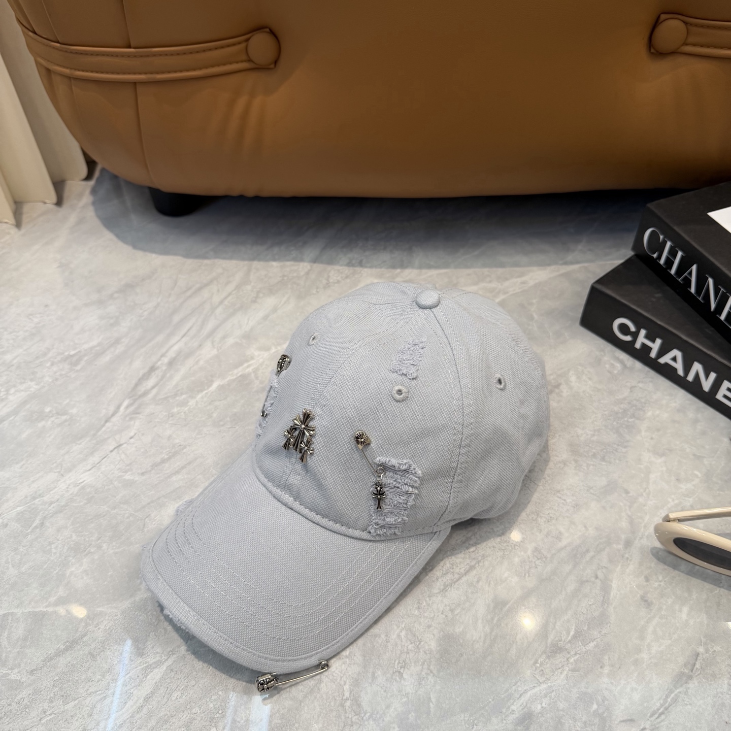 克罗心 🆕🆕新款棒球帽，个性时尚经典十字架标志，休闲带点酷酷的感觉，中性款男女同款！超好搭！头围:56-