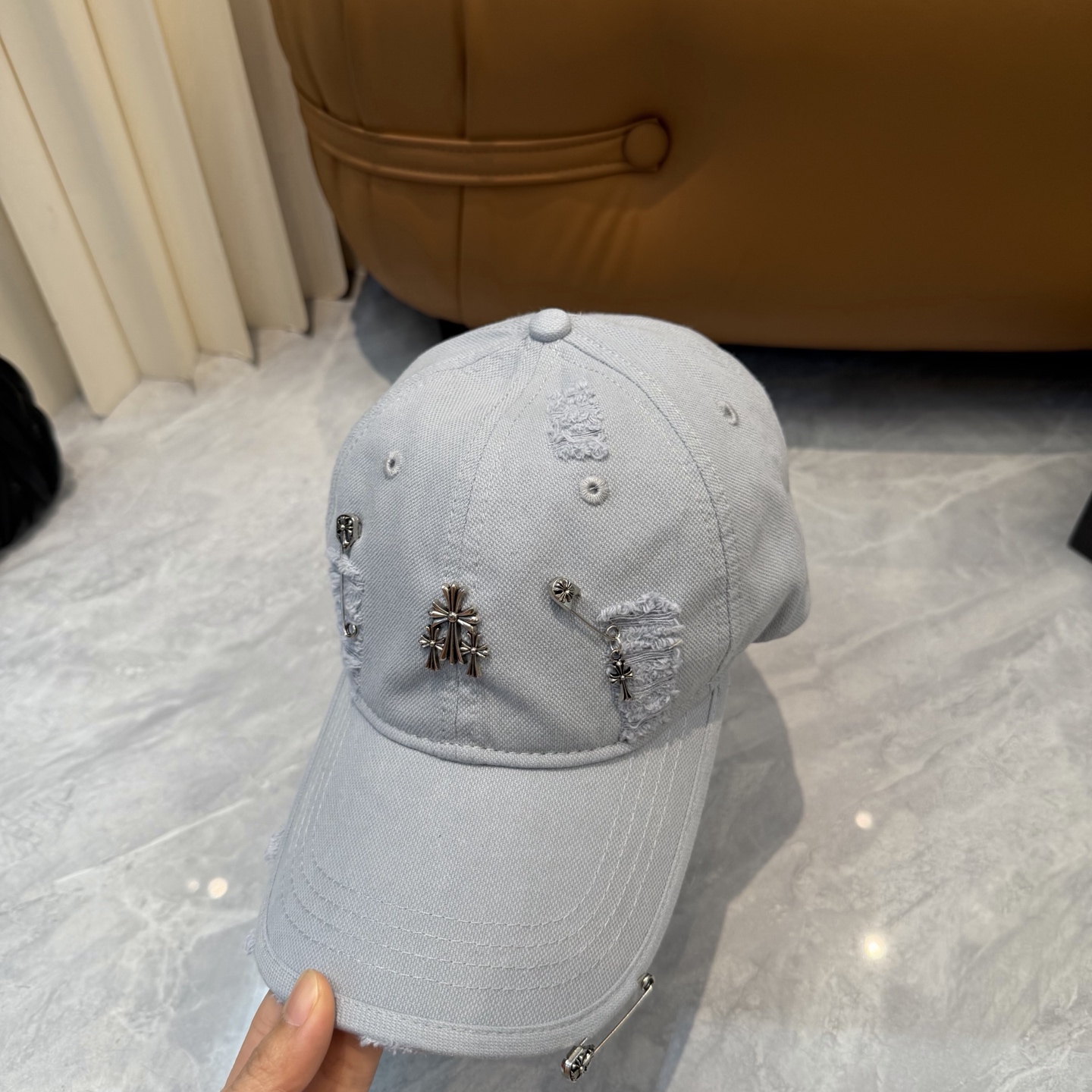 Chrome Hearts 克罗心 ，个性 十字架标志，休闲带点酷酷的感觉，中性款