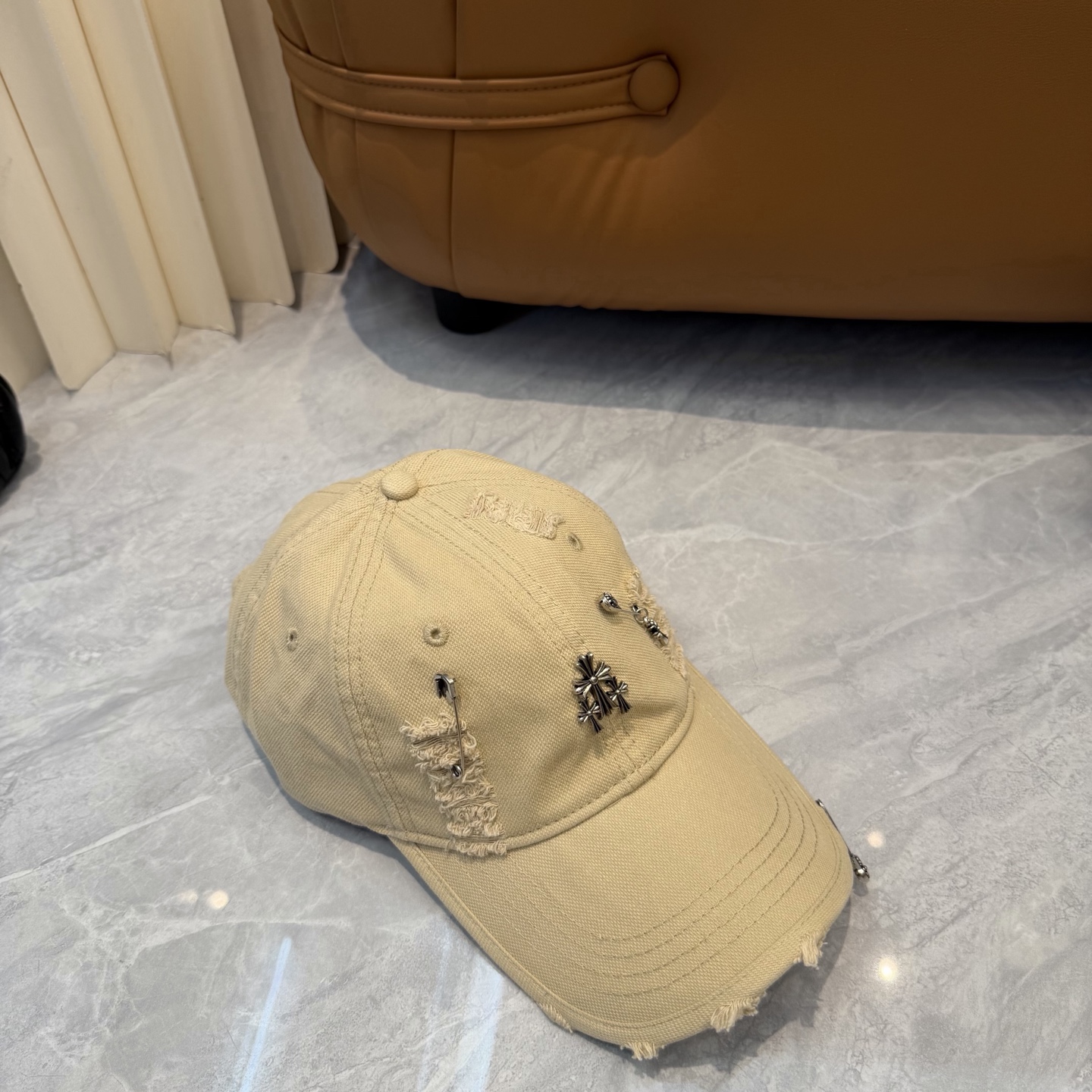克罗心 🆕🆕新款棒球帽，个性时尚经典十字架标志，休闲带点酷酷的感觉，中性款男女同款！超好搭！头围:56-