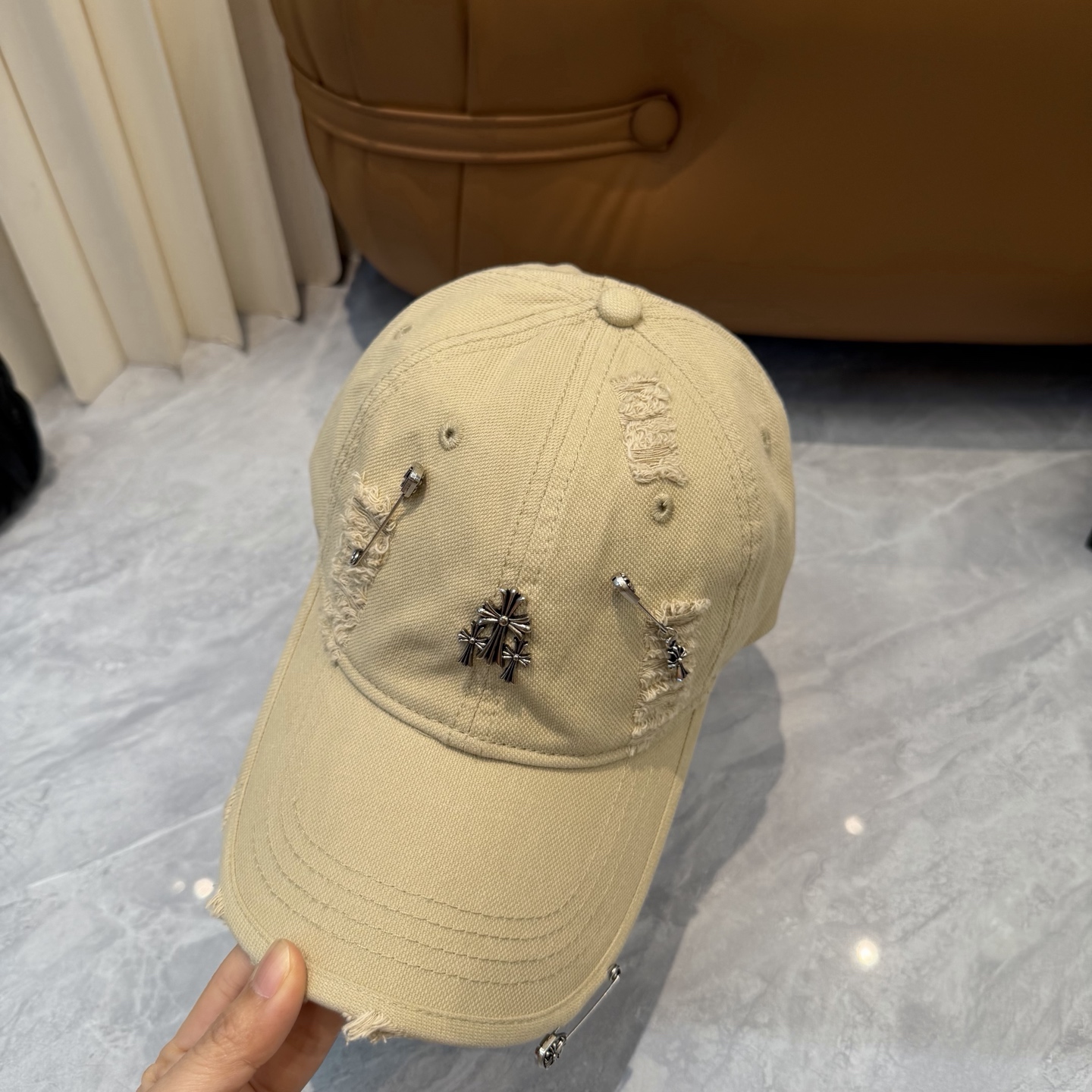 Chrome Hearts 克罗心 ，个性 十字架标志，休闲带点酷酷的感觉，中性款