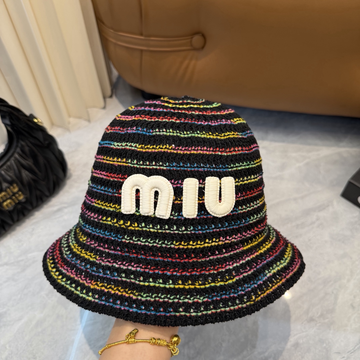 Miu Miu miumiu 谬针织盆帽 渔夫帽高密度制作 一顶 有品位的针织帽了~出街首选 帽型超美腻颜色妥妥