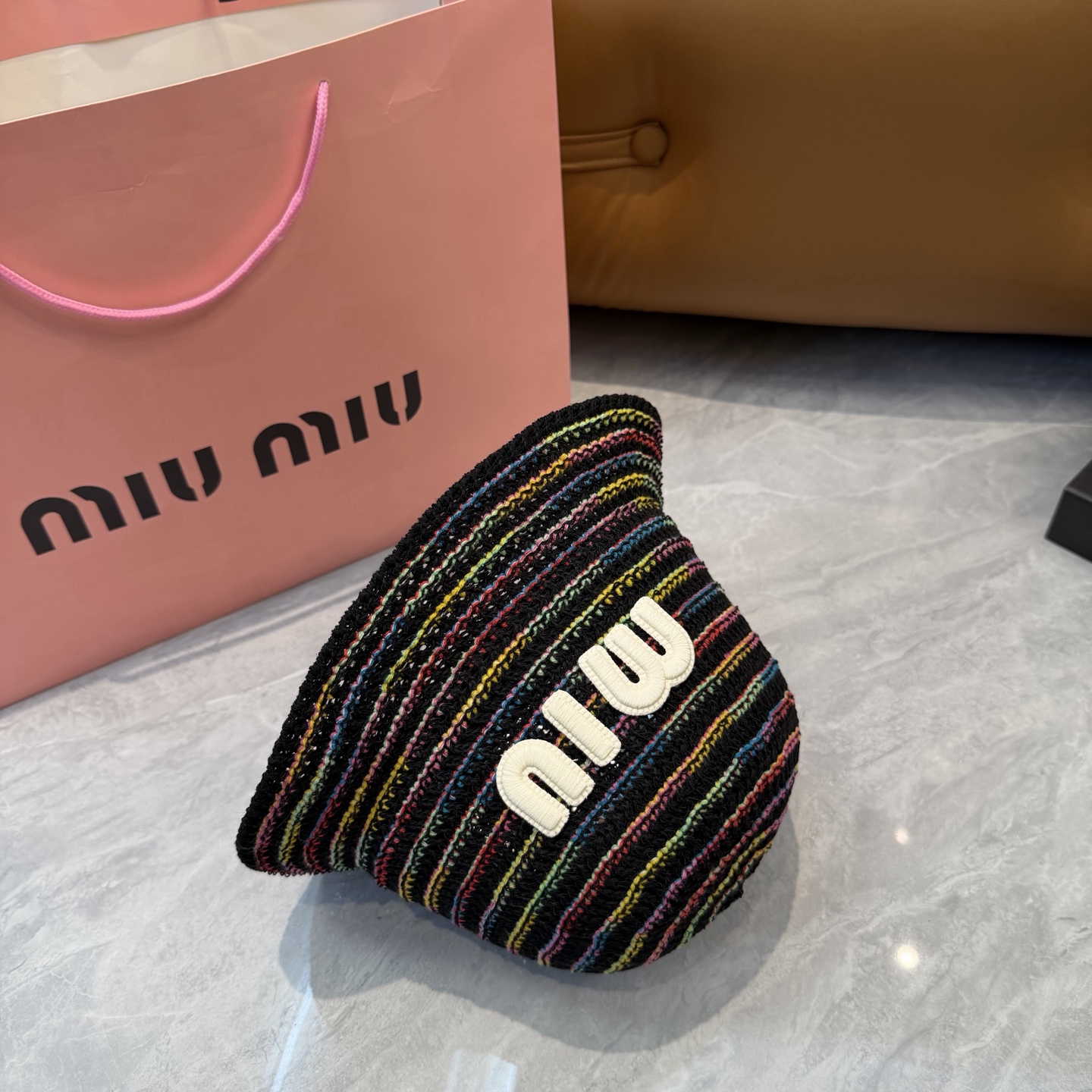 Miu Miu miumiu 谬针织盆帽 渔夫帽高密度制作 一顶 有品位的针织帽了~出街首选 帽型超美腻颜色妥妥