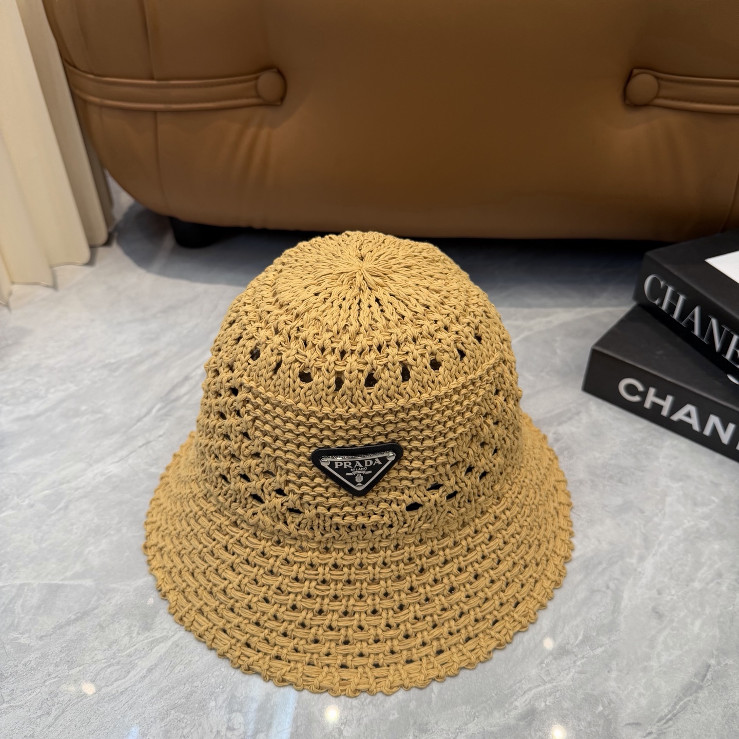Prada 普拉达 针织盆帽，渔夫帽高密度制作，一顶 有品位的针织帽了~出街首选 帽型超美腻颜色妥妥，轻便携带 小仙女 头围57cm