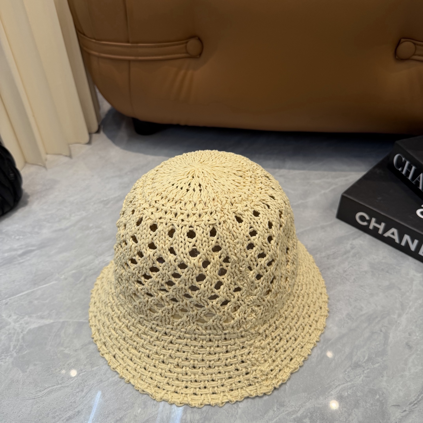 Prada 普拉达 针织盆帽，渔夫帽高密度制作，一顶 有品位的针织帽了~出街首选 帽型超美腻颜色妥妥，轻便携带 小仙女 头围57cm