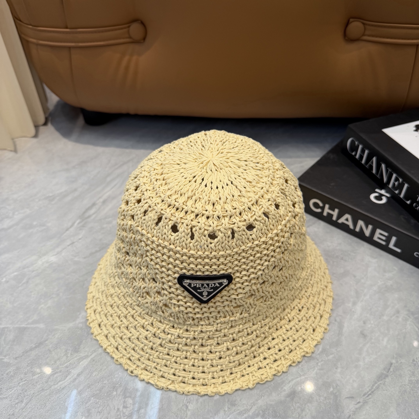 Prada 普拉达 针织盆帽，渔夫帽高密度制作，一顶 有品位的针织帽了~出街首选 帽型超美腻颜色妥妥，轻便携带 小仙女 头围57cm
