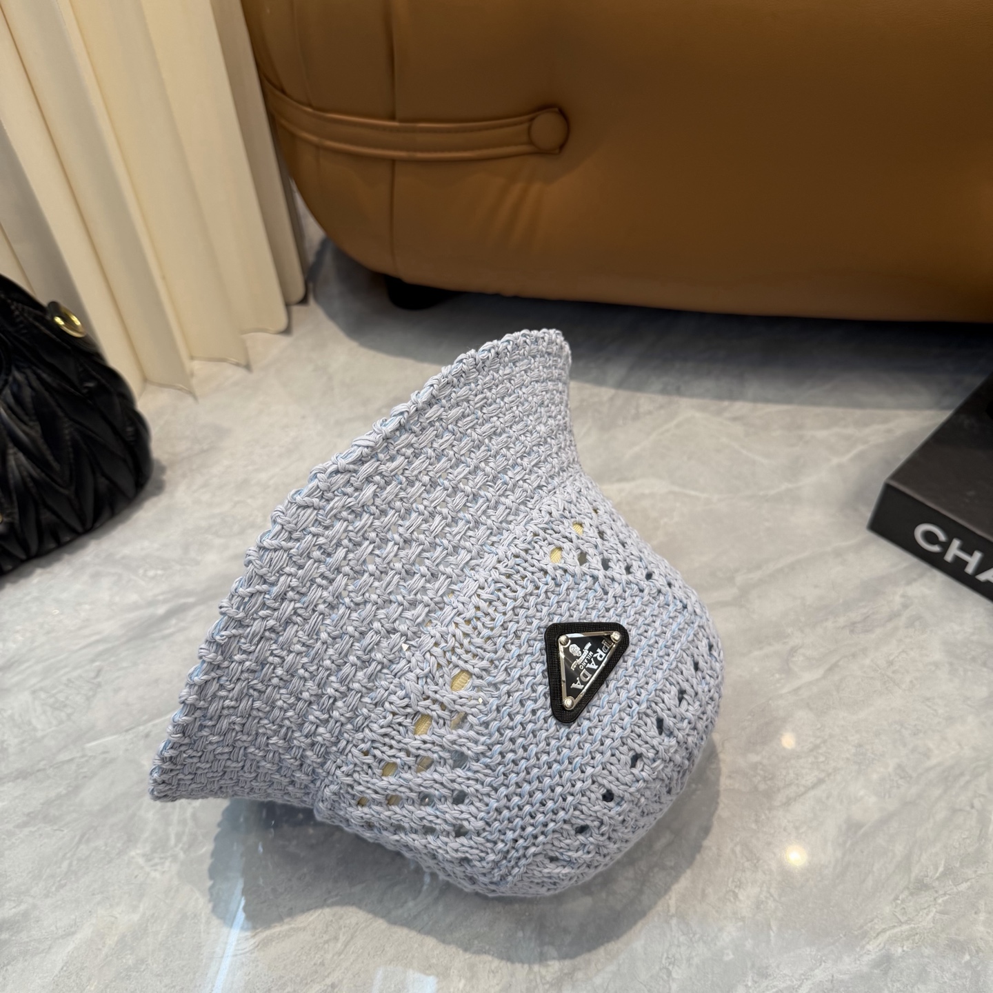 Prada 普拉达 针织盆帽，渔夫帽高密度制作，一顶 有品位的针织帽了~出街首选 帽型超美腻颜色妥妥，轻便携带 小仙女 头围57cm