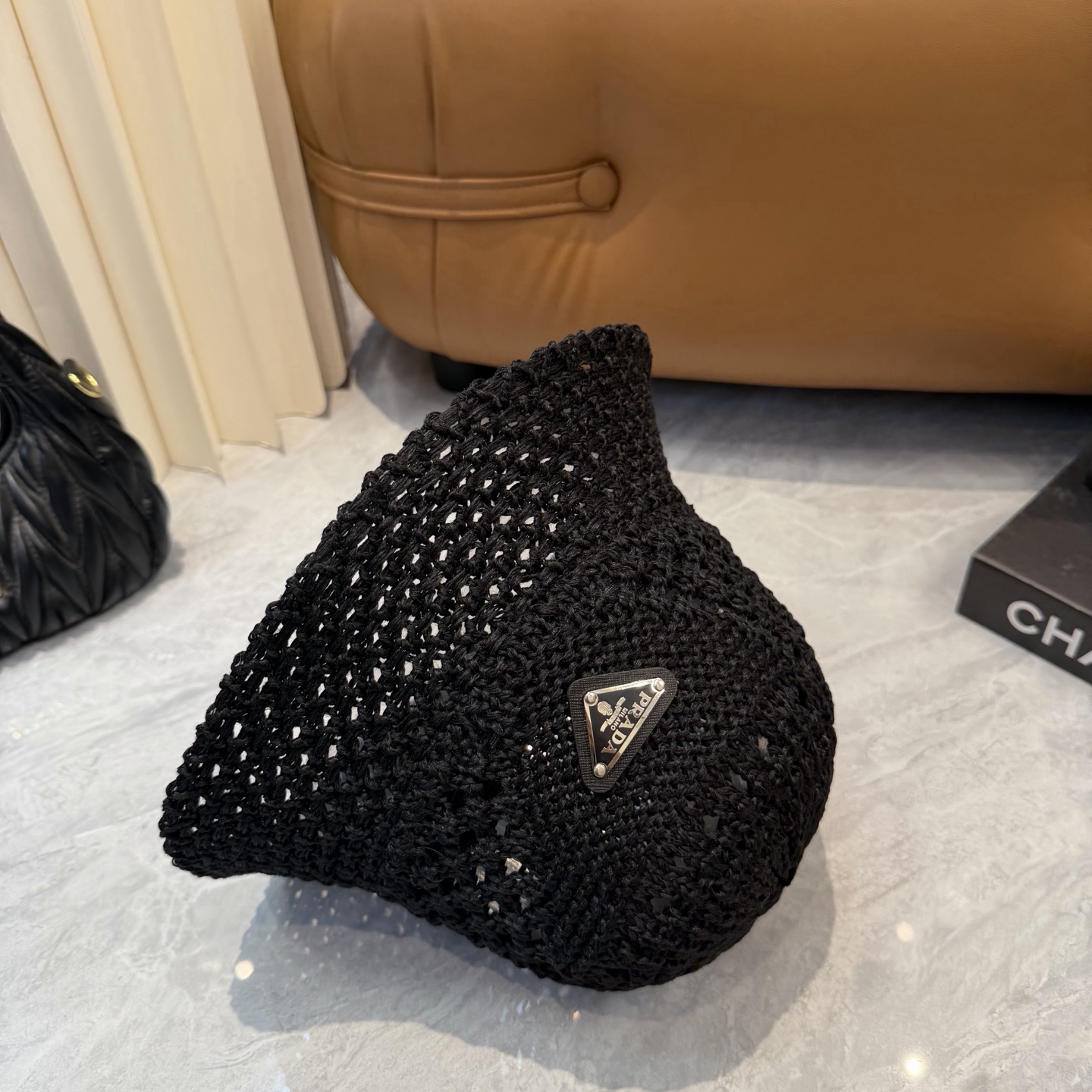 Prada 普拉达 针织盆帽，渔夫帽高密度制作，一顶 有品位的针织帽了~出街首选 帽型超美腻颜色妥妥，轻便携带 小仙女 头围57cm