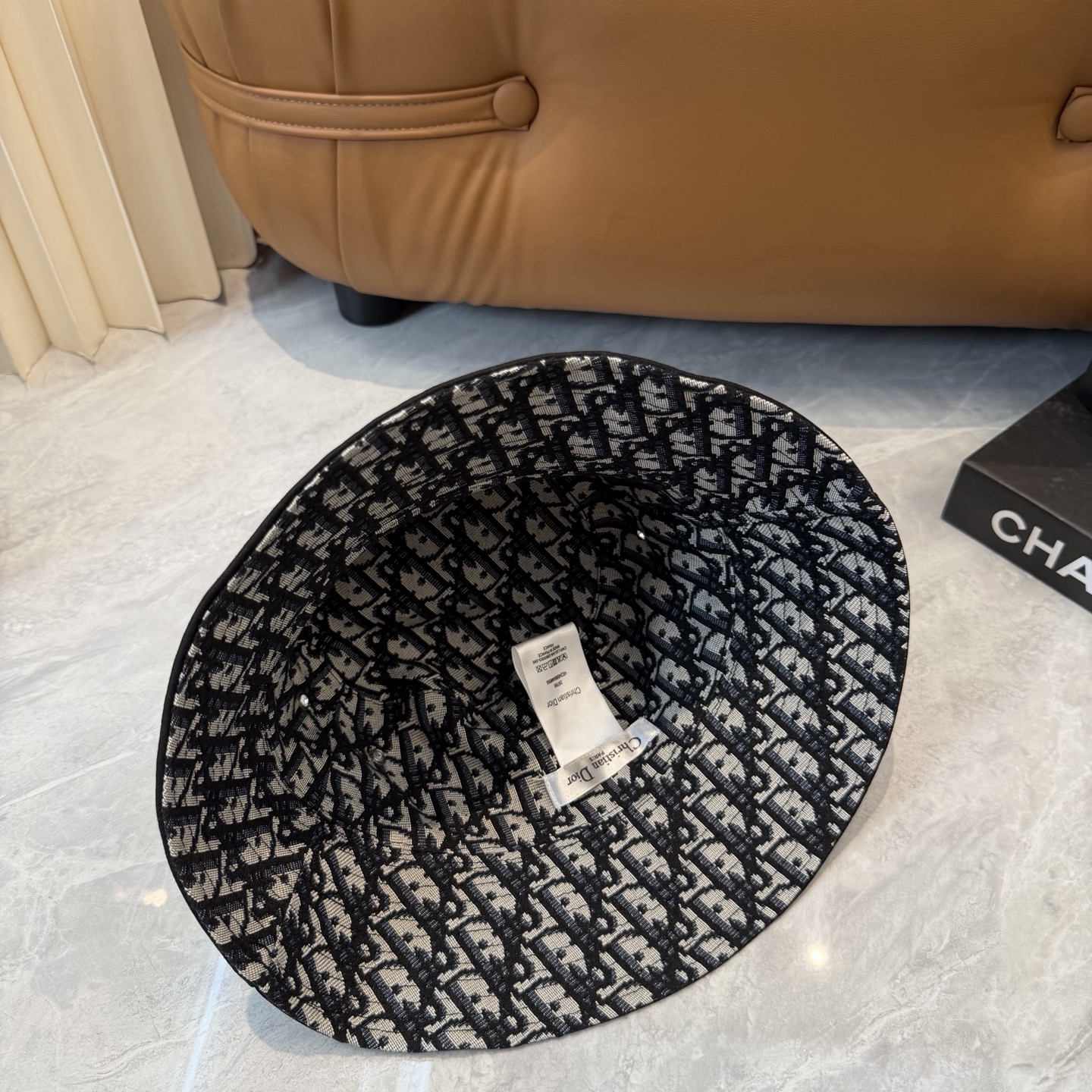 Dior Dior 迪奥 新款 双面渔夫帽，純也格调很有感觉，很酷很 ， 断货热门，质量超赞