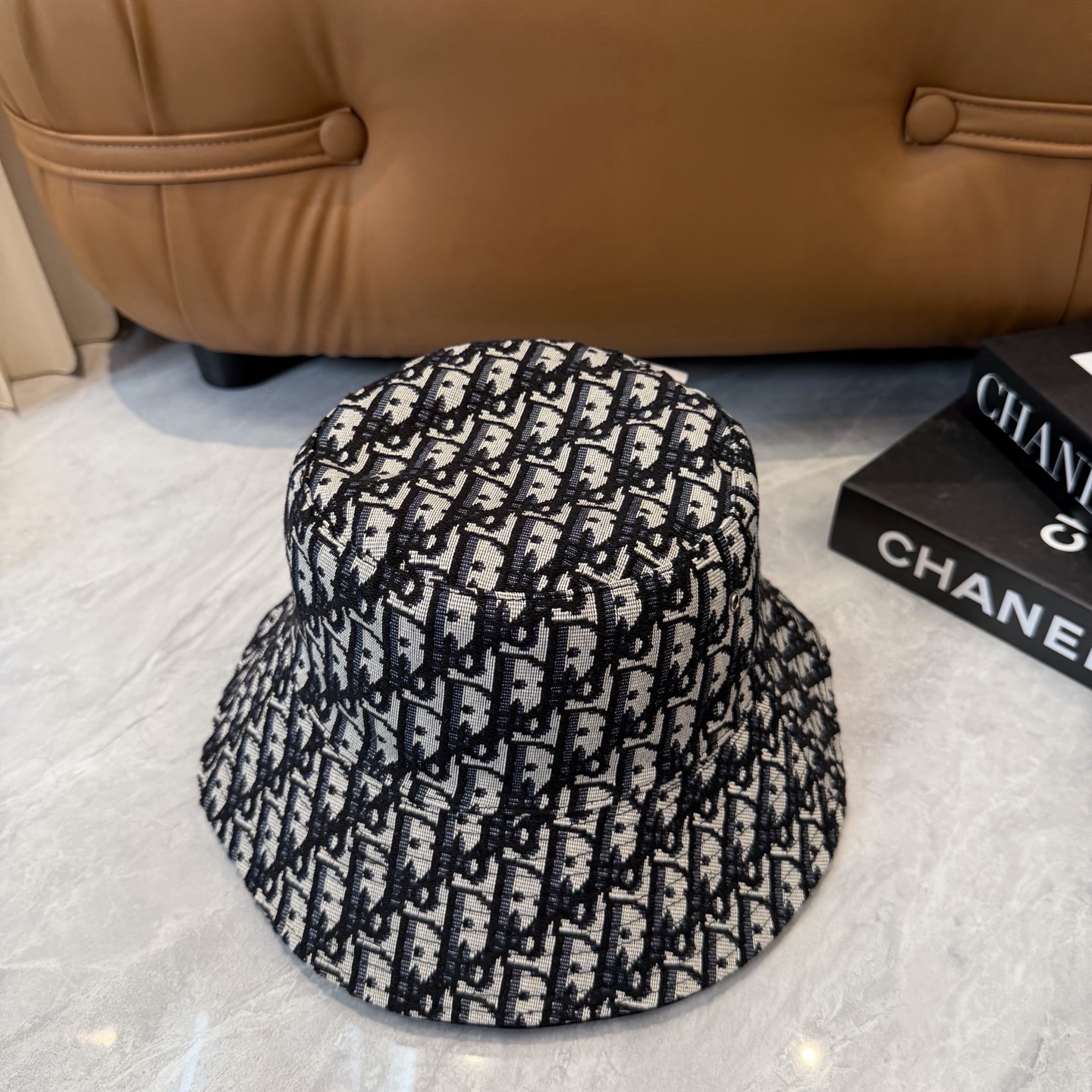 Dior Dior 迪奥 新款 双面渔夫帽，純也格调很有感觉，很酷很 ， 断货热门，质量超赞