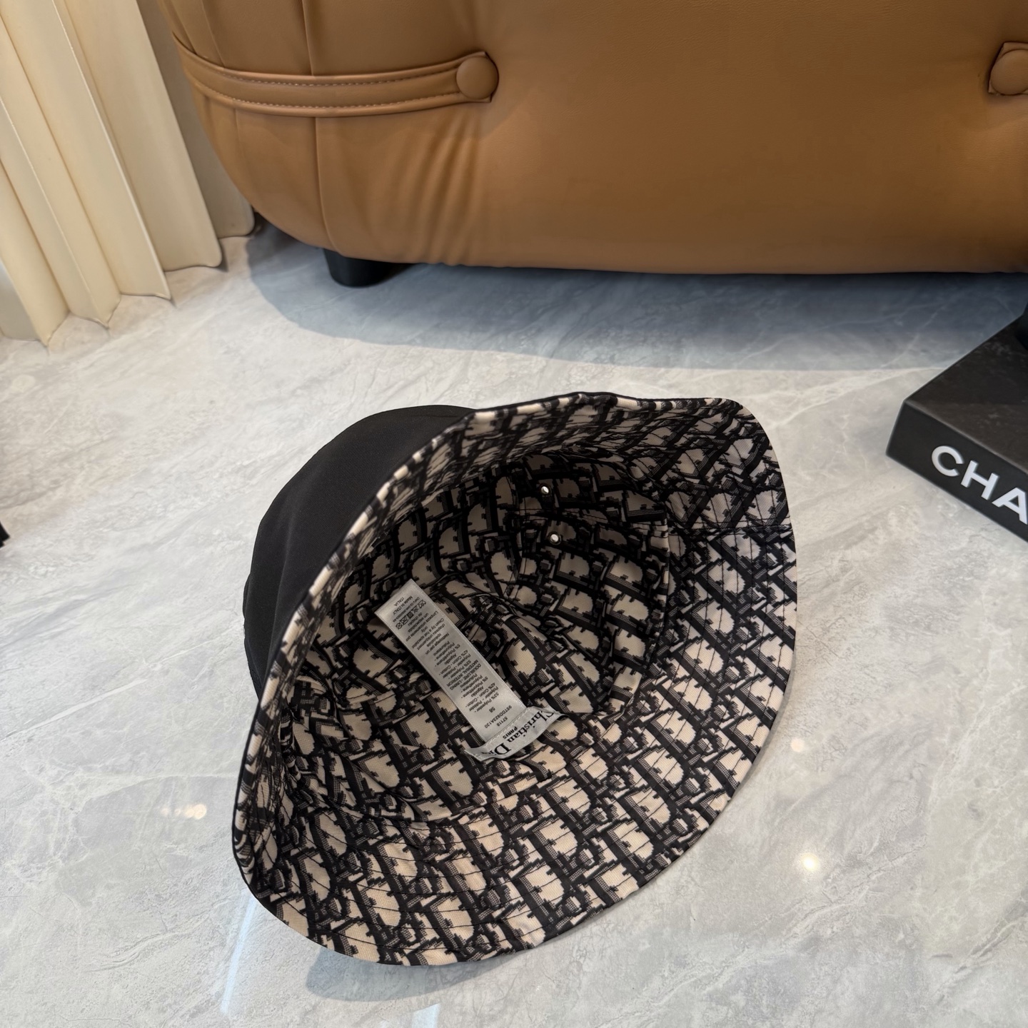 Dior Dior 迪奥 新款 双面渔夫帽，純也格调很有感觉，很酷很 ， 断货热门，质量超赞