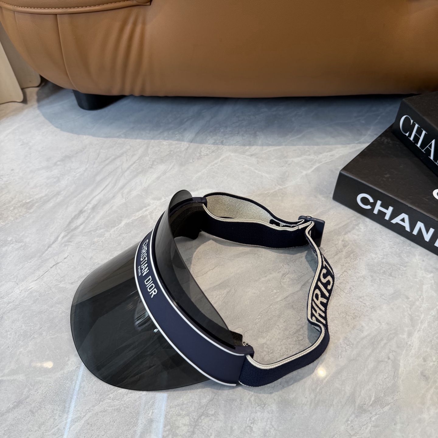 dior 加厚高品质眼镜遮阳帽 夏天里的革命！爆款眼镜帽总算到货啦dior 遮阳帽 夏天里的革命！唯一一