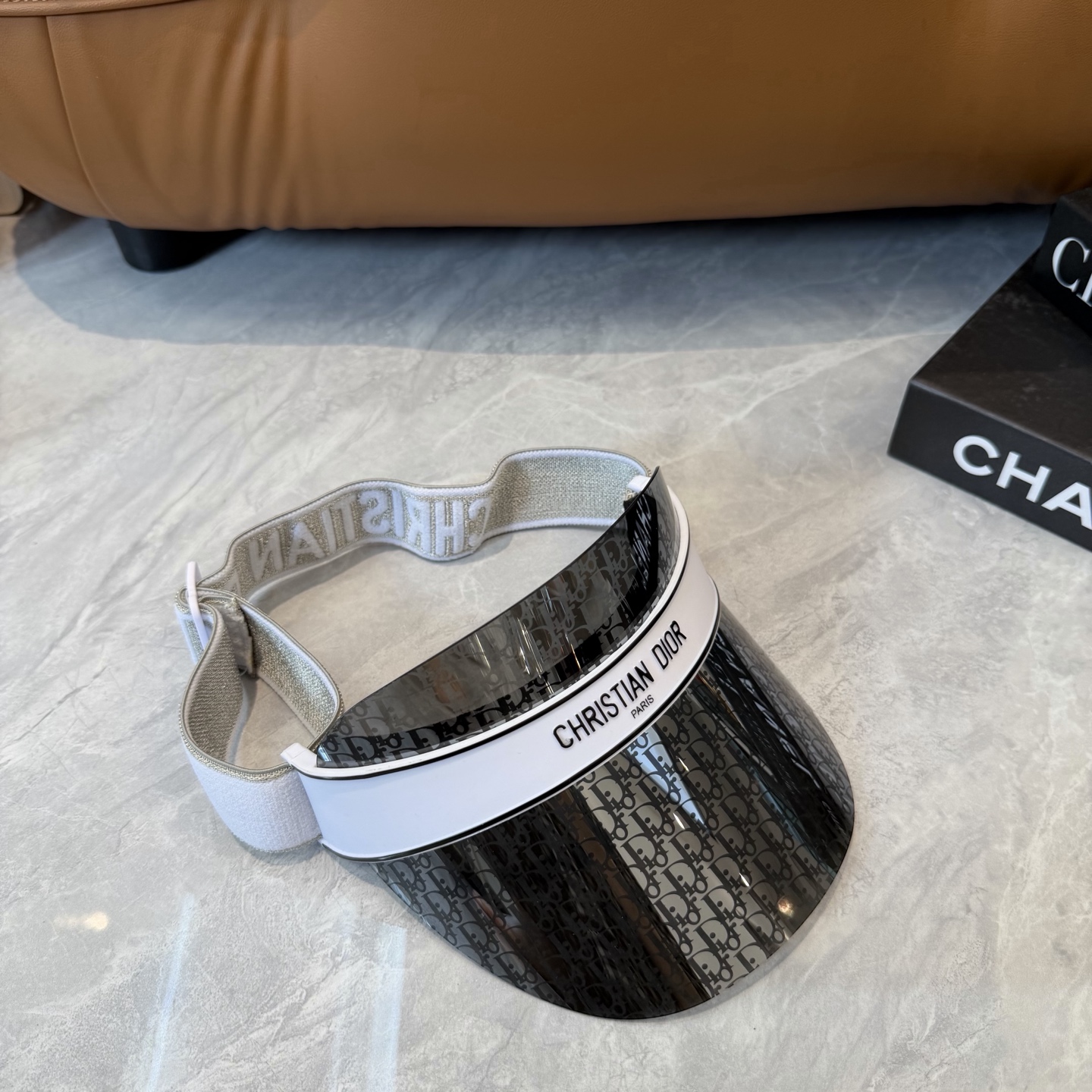 dior 加厚高品质眼镜遮阳帽 夏天里的革命！爆款眼镜帽总算到货啦dior 遮阳帽 夏天里的革命！唯一一