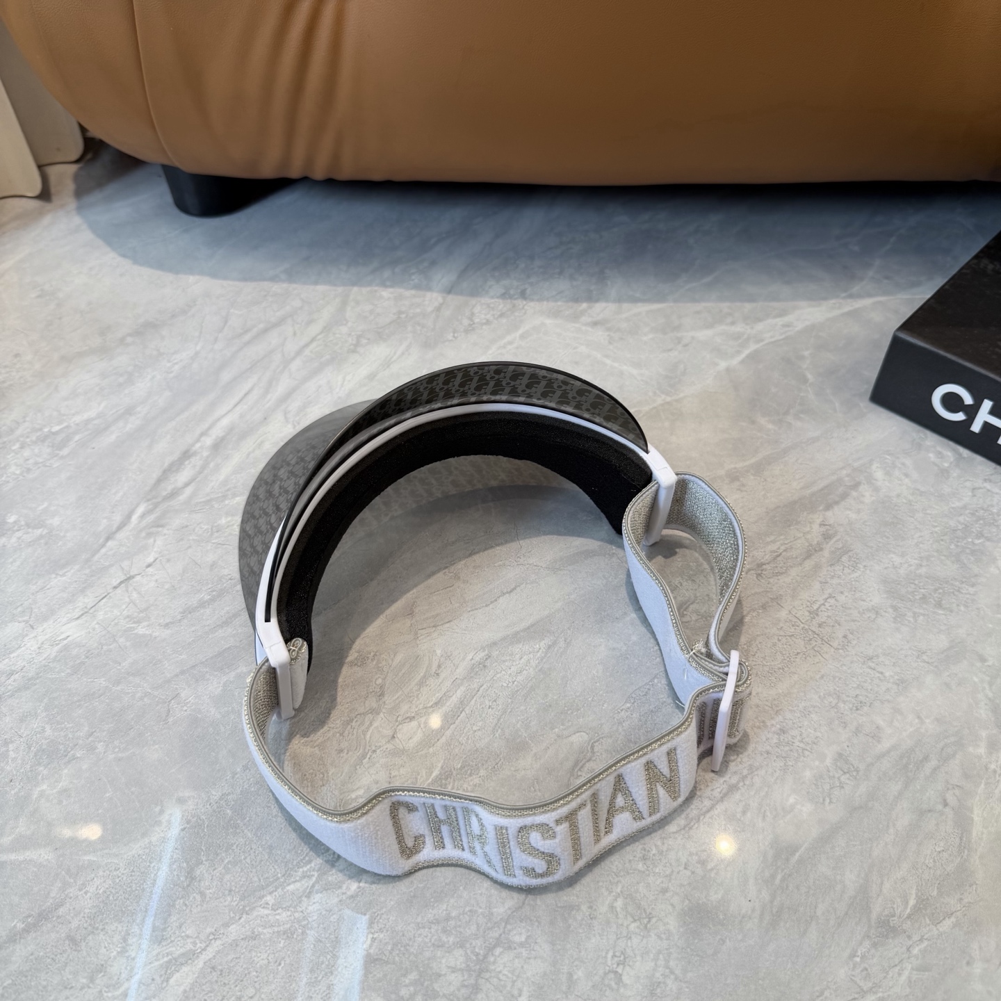 dior 加厚高品质眼镜遮阳帽 夏天里的革命！爆款眼镜帽总算到货啦dior 遮阳帽 夏天里的革命！唯一一