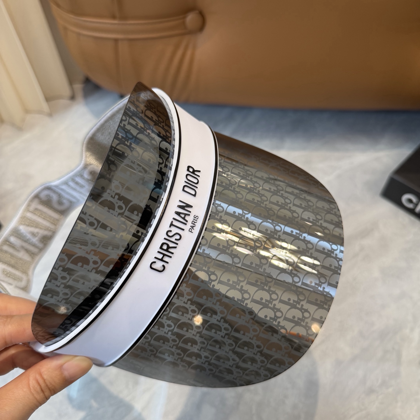 dior 加厚高品质眼镜遮阳帽 夏天里的革命！爆款眼镜帽总算到货啦dior 遮阳帽 夏天里的革命！唯一一
