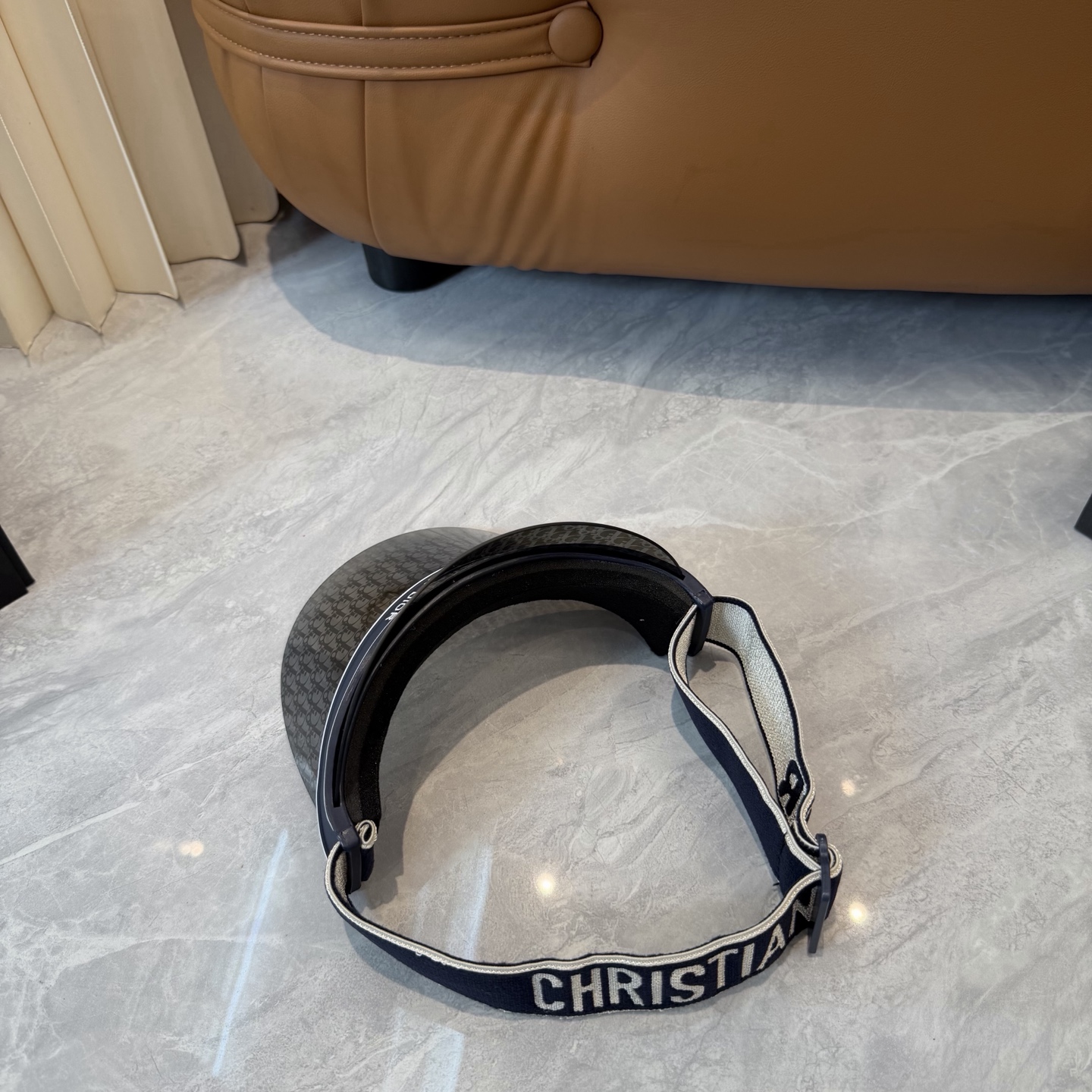 dior 加厚高品质眼镜遮阳帽 夏天里的革命！爆款眼镜帽总算到货啦dior 遮阳帽 夏天里的革命！唯一一