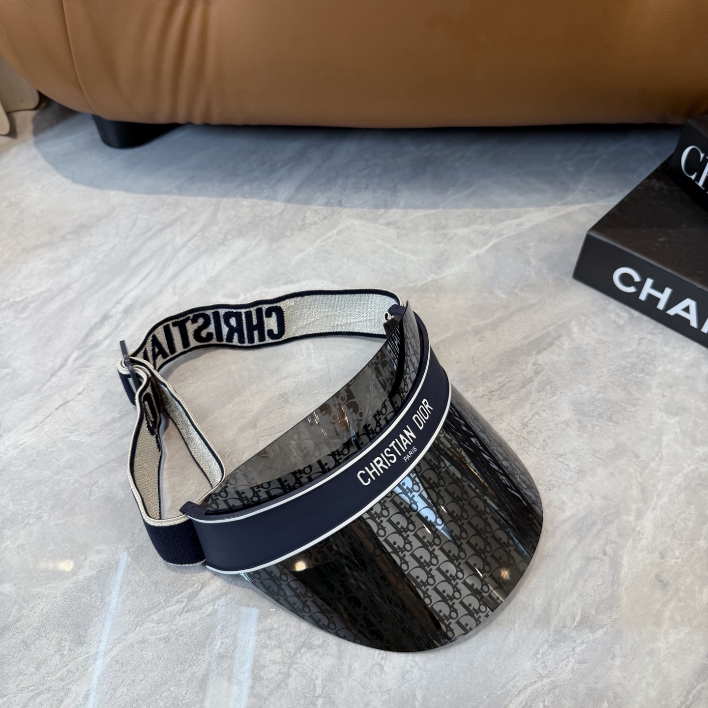 dior 加厚高品质眼镜遮阳帽 夏天里的革命！爆款眼镜帽总算到货啦dior 遮阳帽 夏天里的革命！唯一一
