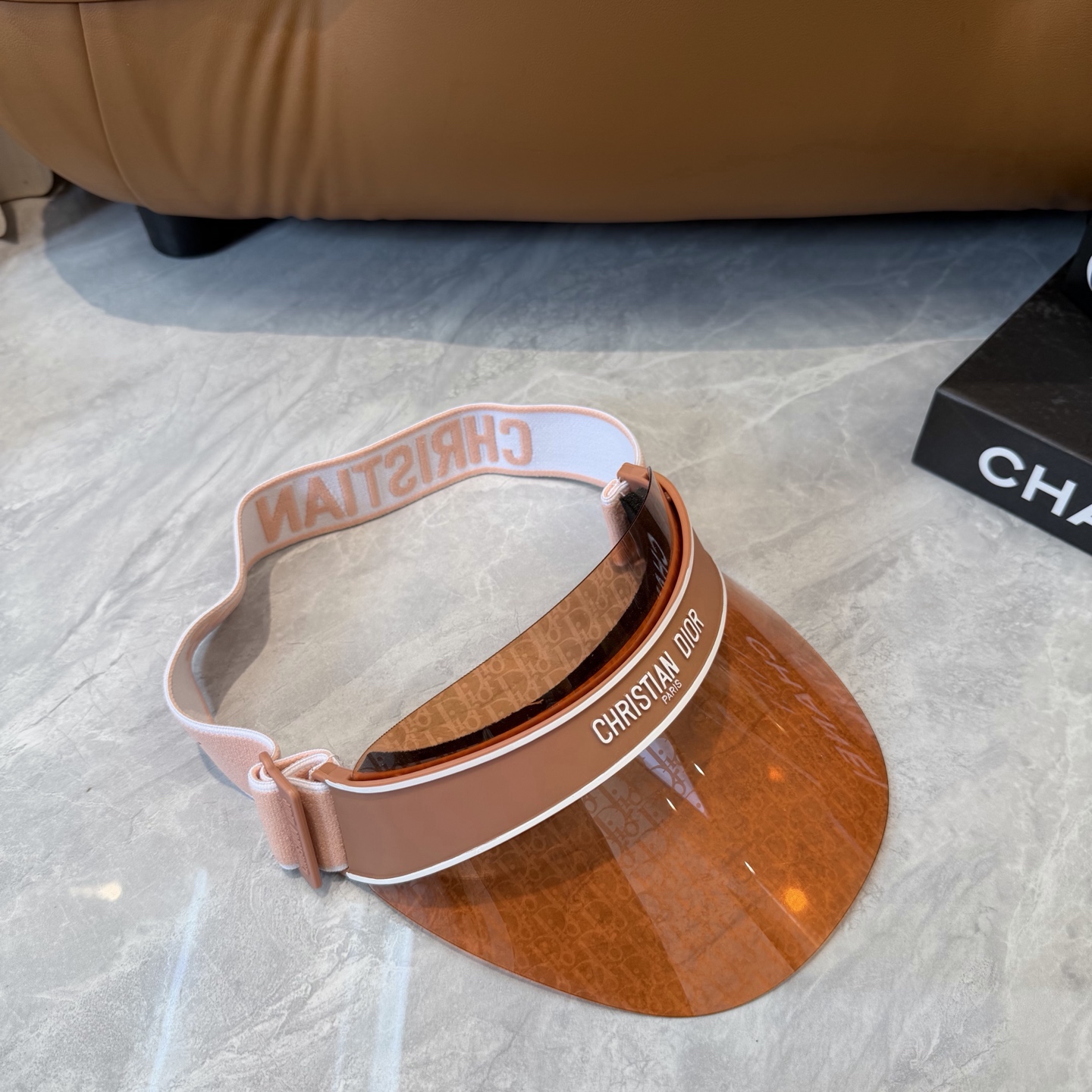 dior 加厚高品质眼镜遮阳帽 夏天里的革命！爆款眼镜帽总算到货啦dior 遮阳帽 夏天里的革命！唯一一